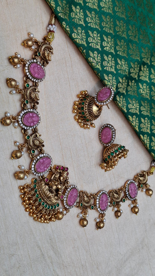 ANTIQUE GOLD SHORT NECKLACE E0213