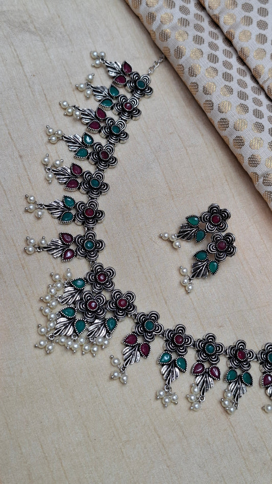 SILVER SHORT NECKLACE SET 0039