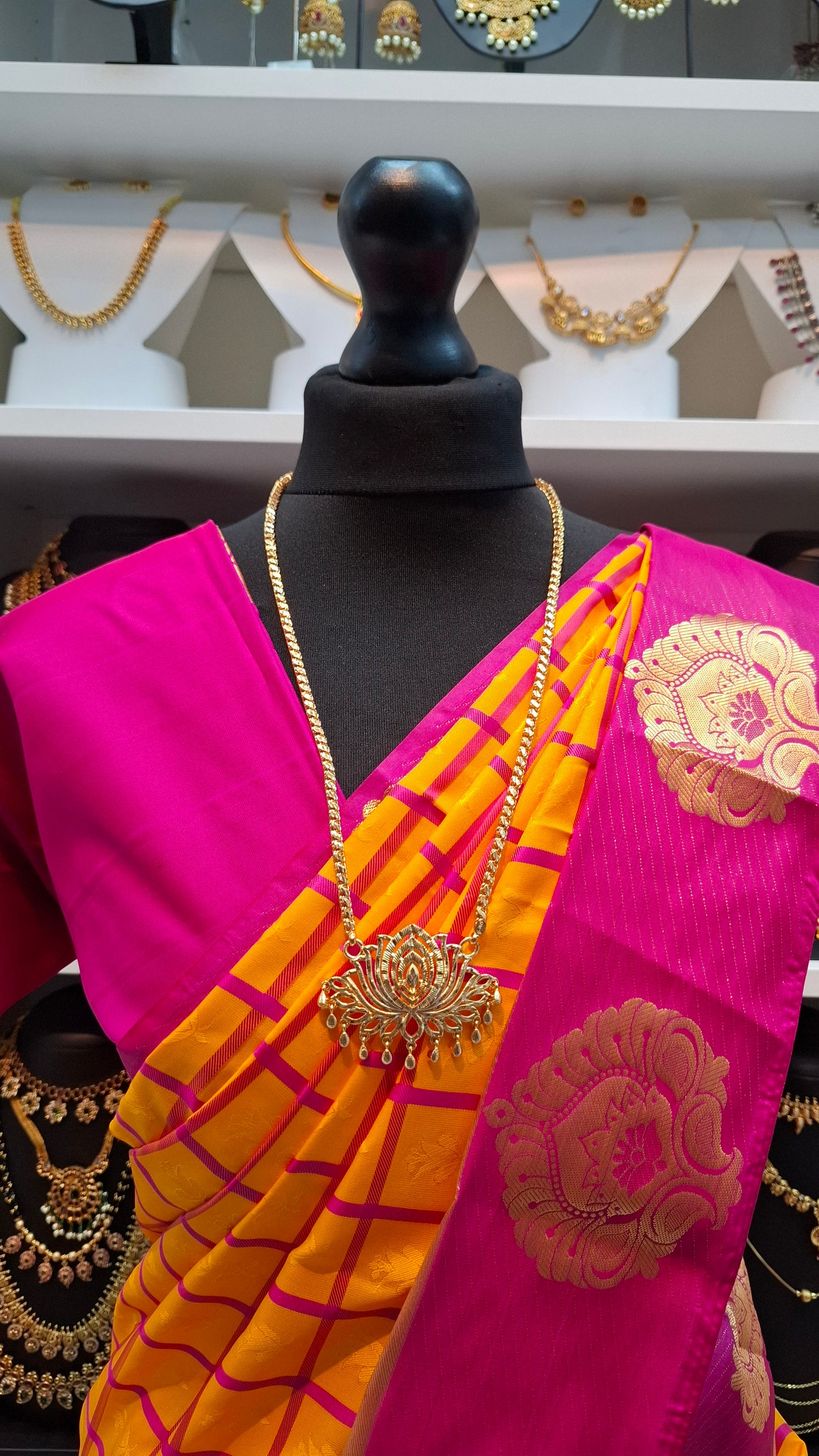 1 GRAM GOLD LOTUS PADAKAM