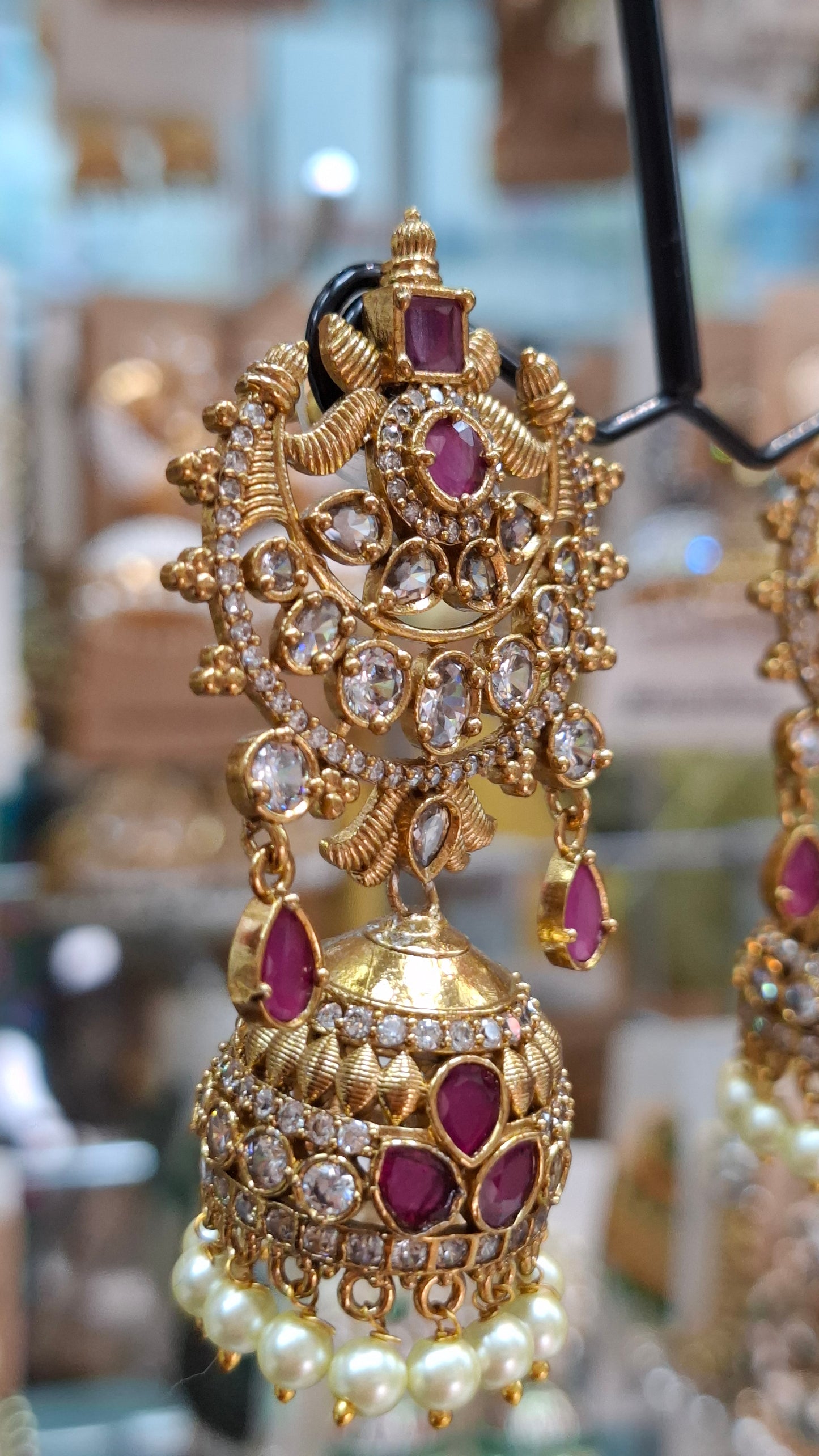 ANTIQUE GOLD JUMKHAS E0308