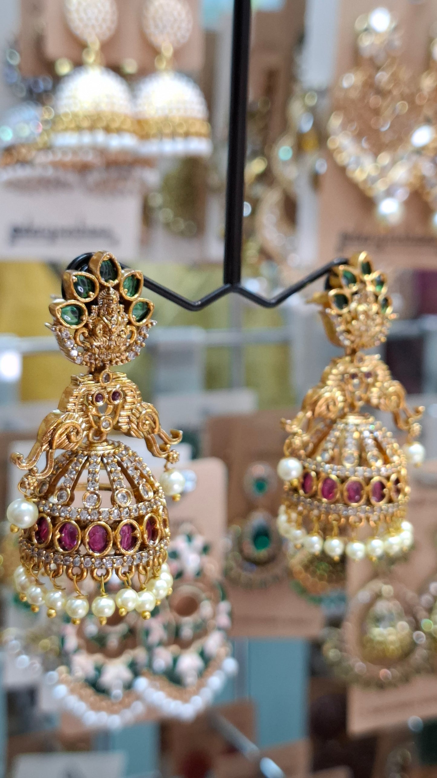 ANTIQUE GOLD JUMKHAS E0314
