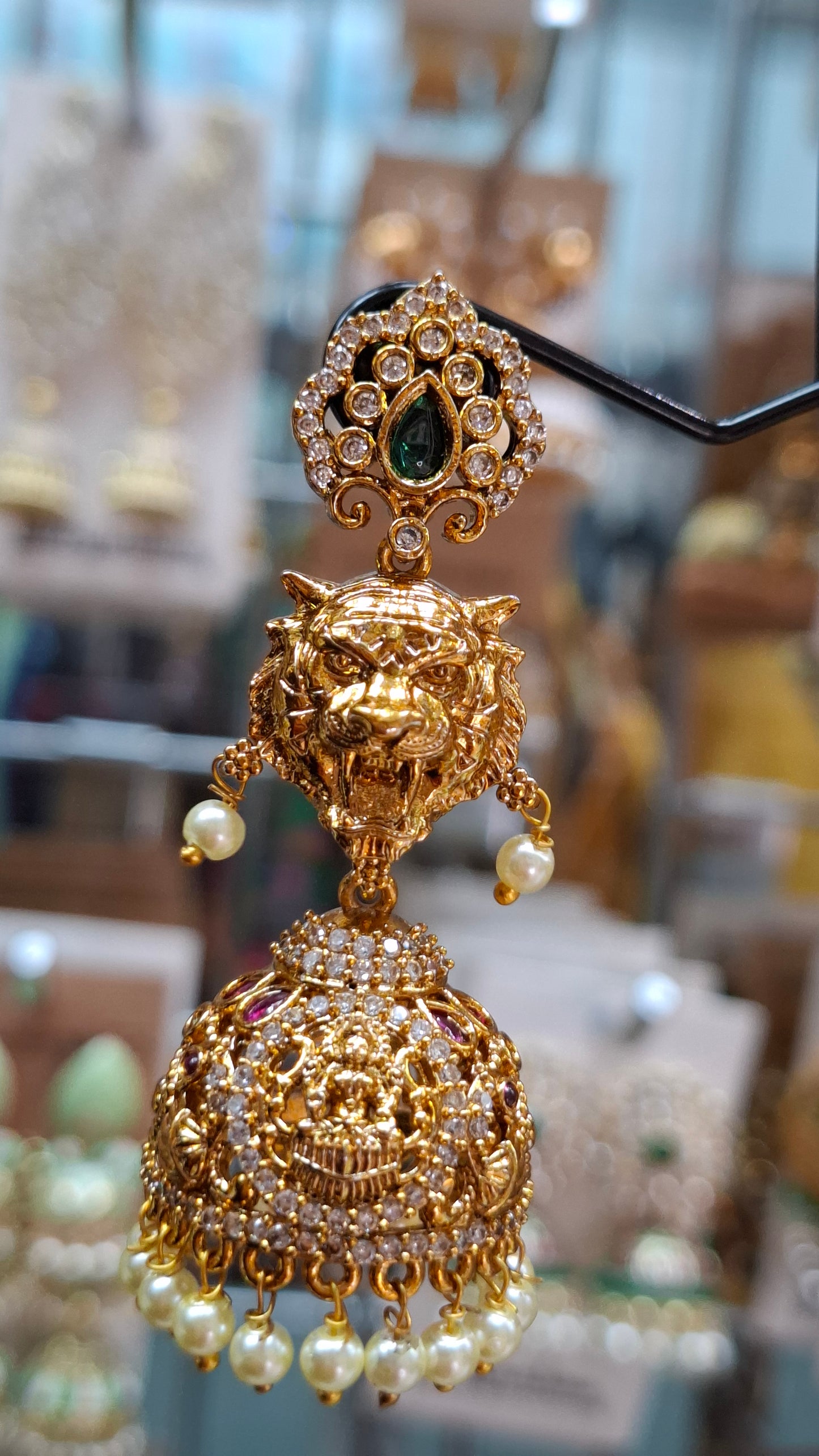 ANTIQUE GOLD JUMKHAS E0309