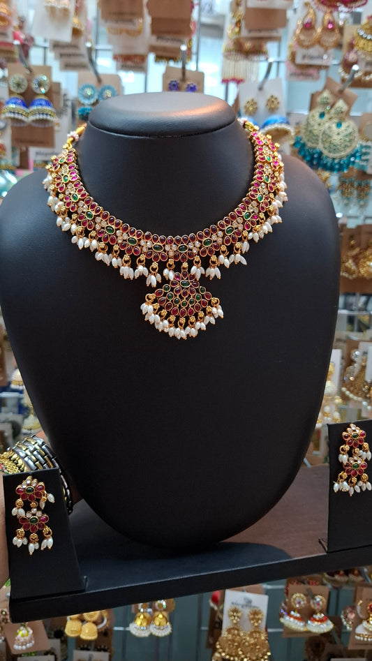 ANTIQUE GOLD SET E0203