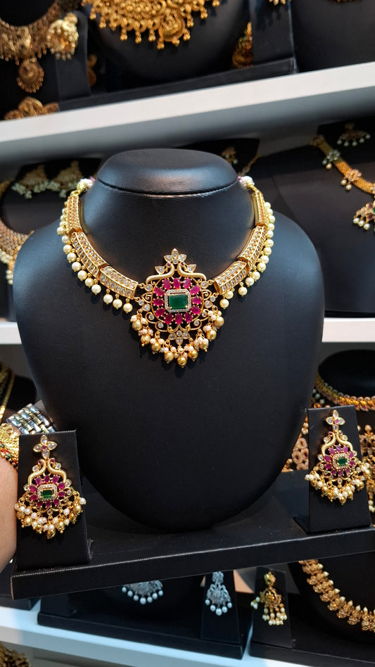 ANTIQUE GOLD SET E0204