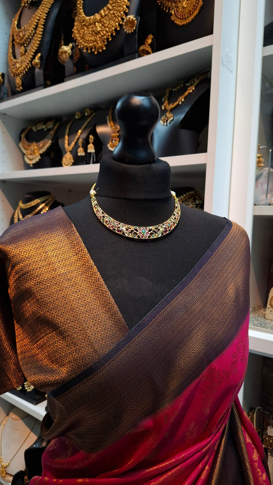 ANTIQUE GOLD SHORT NECKLACE E0208