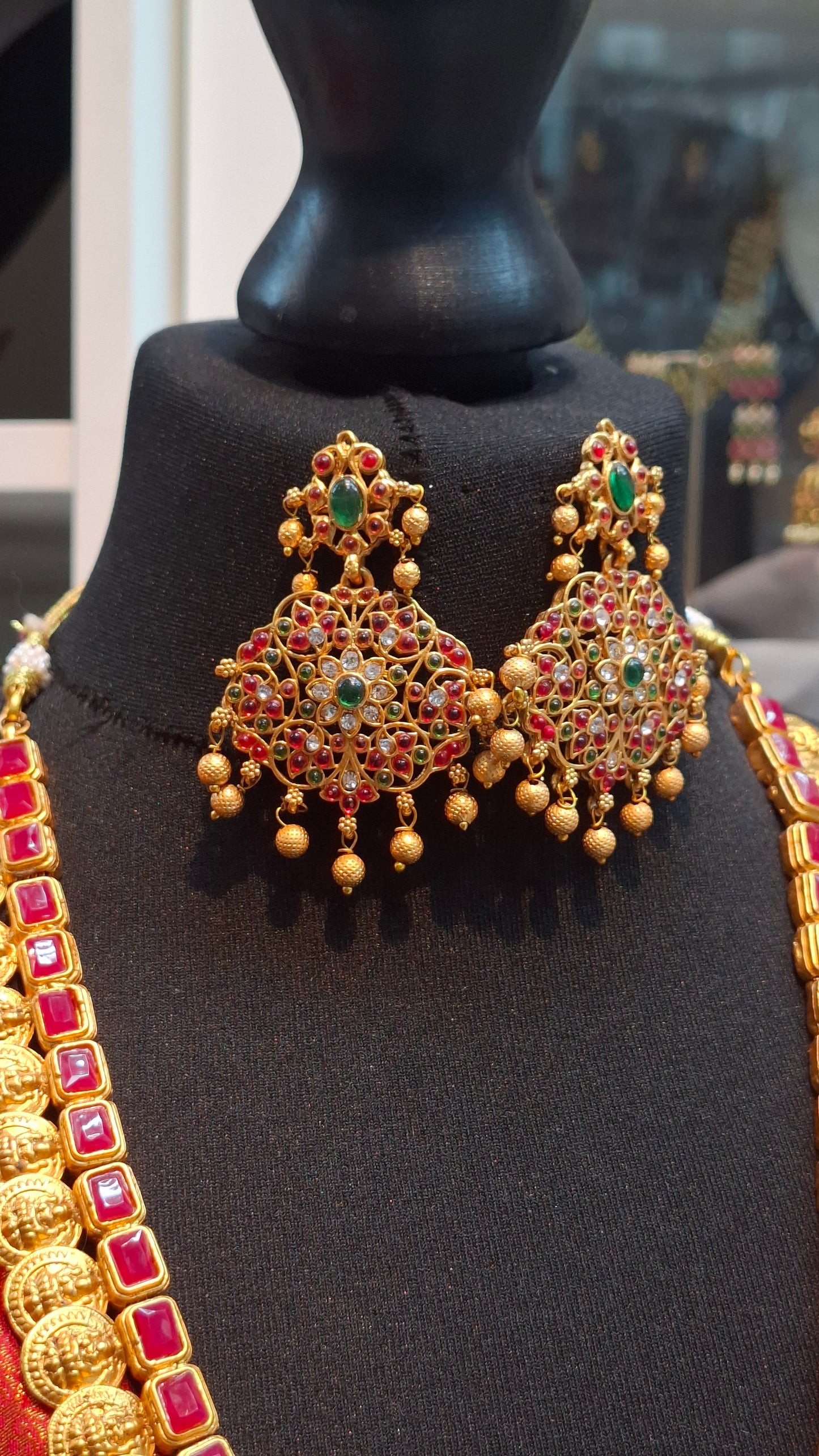 ANTIQUE GOLD LONG NECKLACE E0211