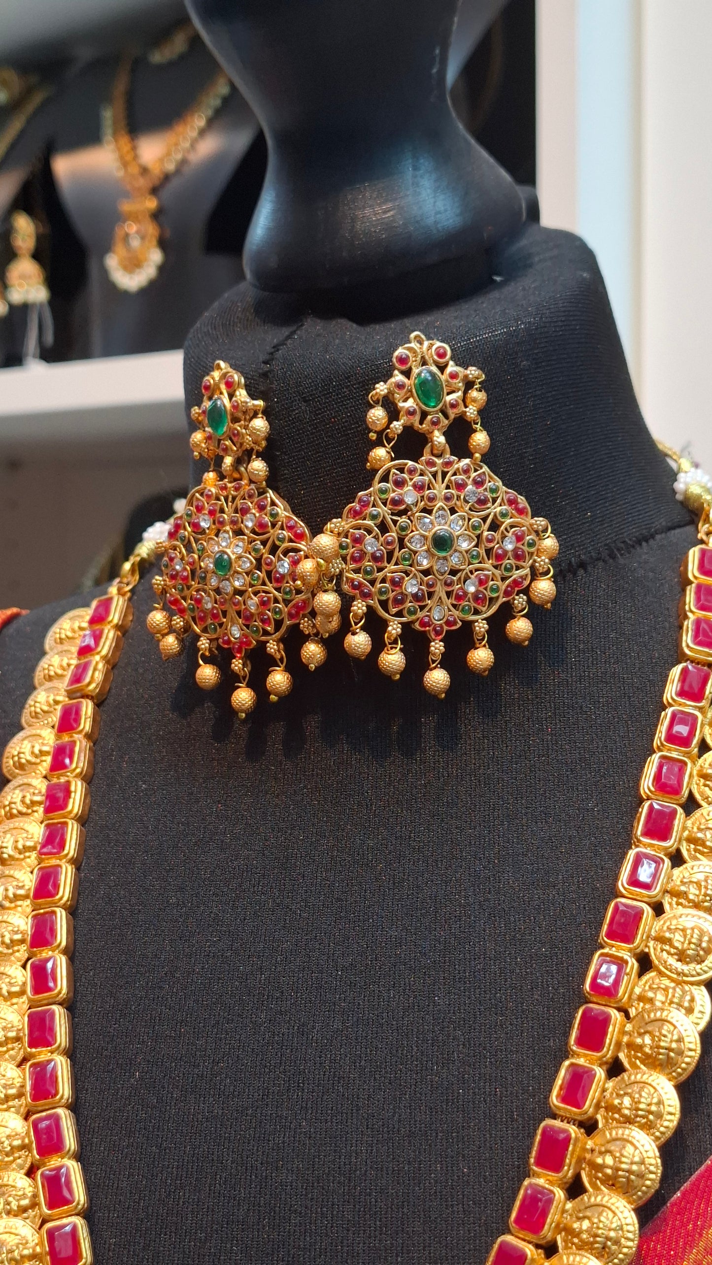 ANTIQUE GOLD LONG NECKLACE E0211