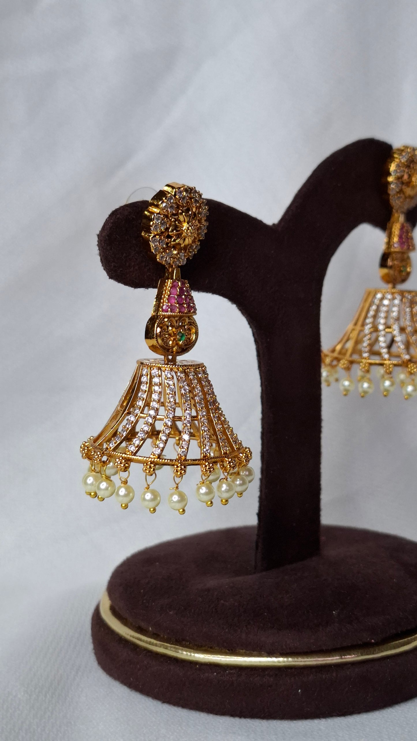 ANTIQUE GOLD JUMKHAS E0329