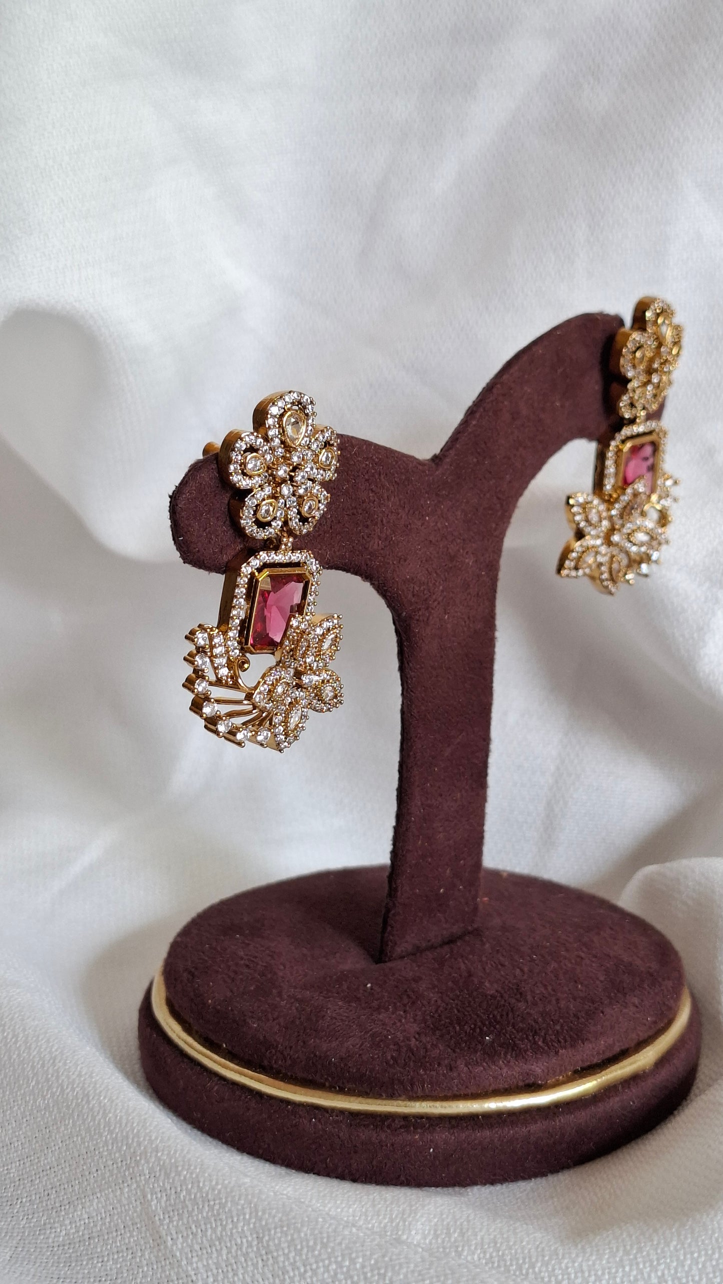 PREMIUM ANTIQUE GOLD EARRINGS E0340