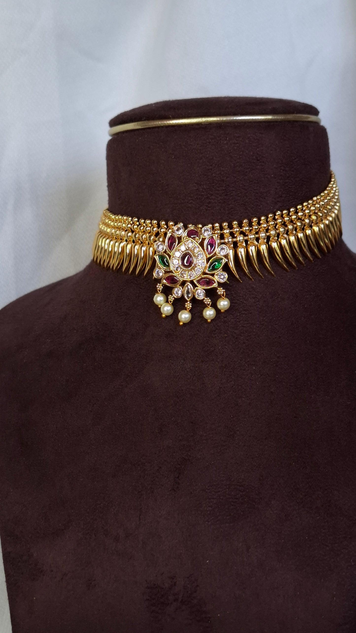 ANTIQUE GOLD CHOKER SET E0219