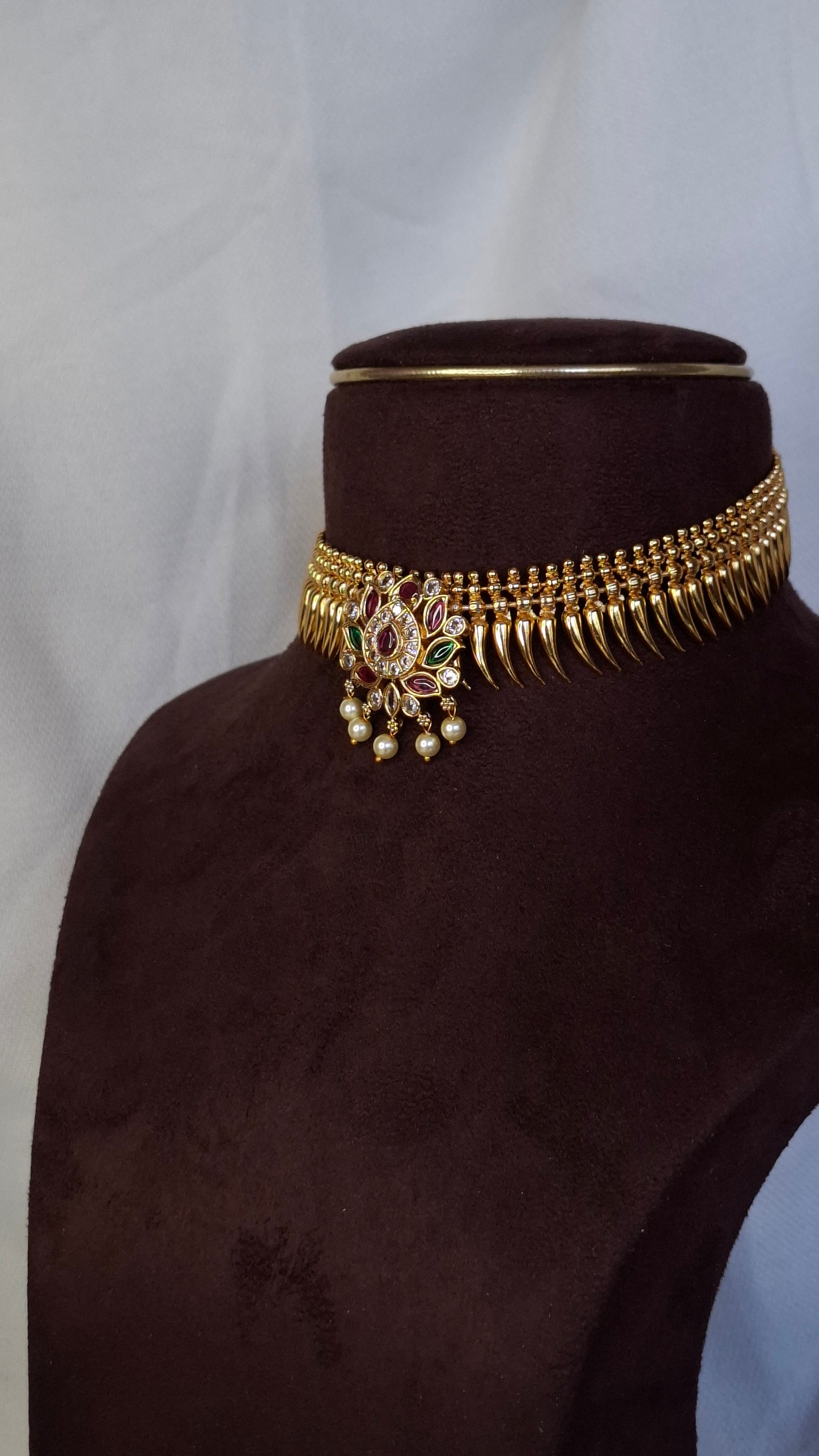 ANTIQUE GOLD CHOKER SET E0219
