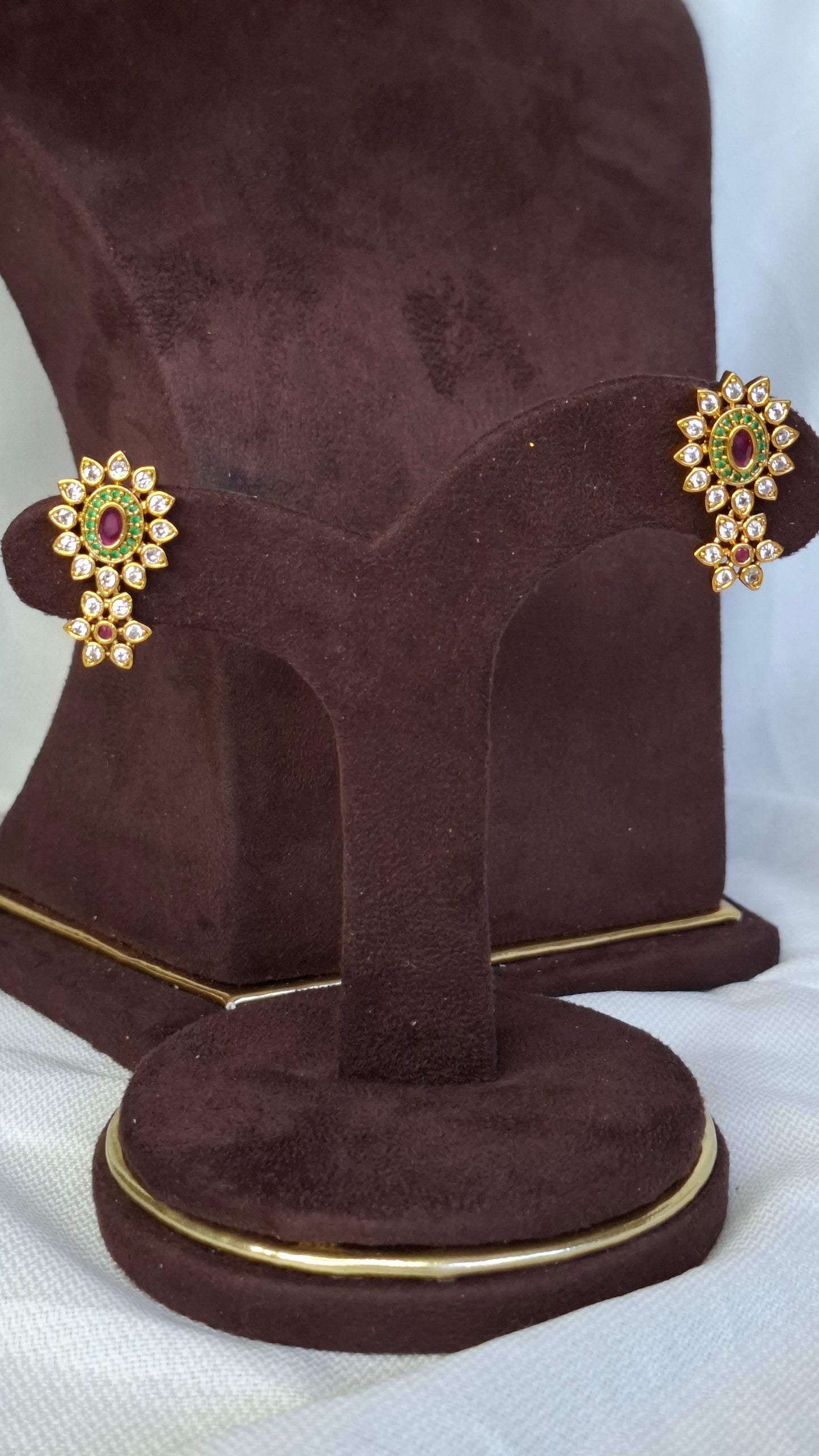 ANTIQUE GOLD SET E0220