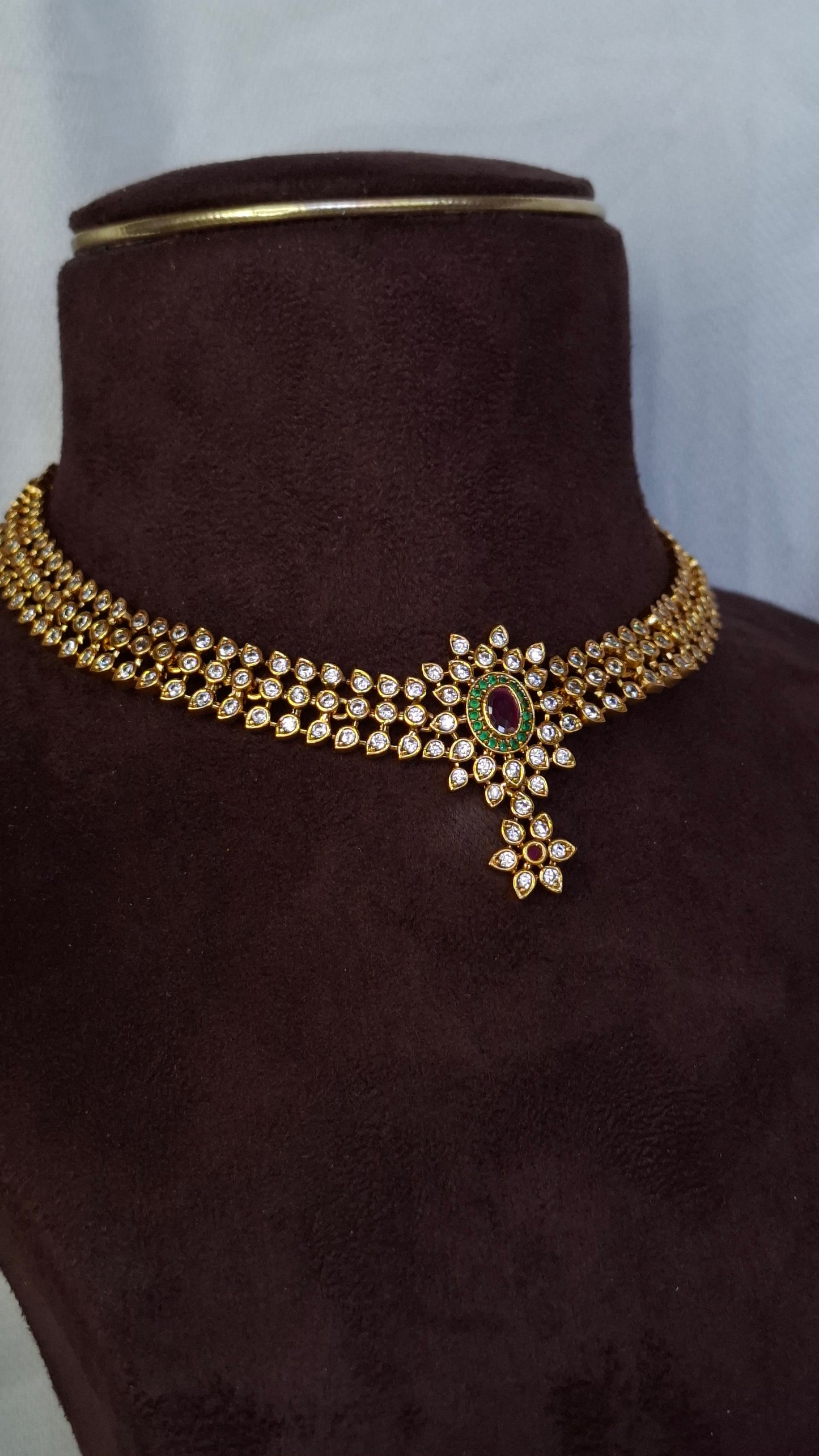 ANTIQUE GOLD SET E0220