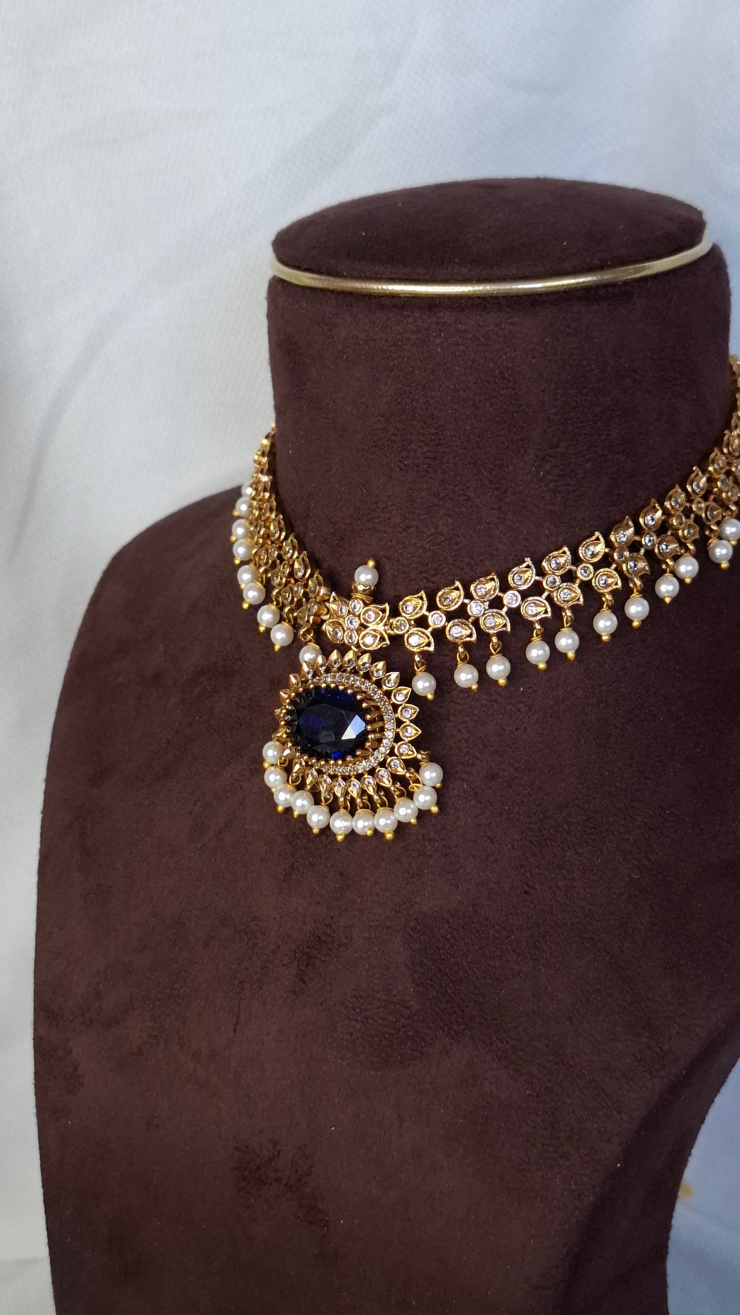 ANTIQUE GOLD SET E0222
