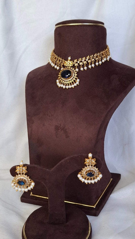 ANTIQUE GOLD SET E0222