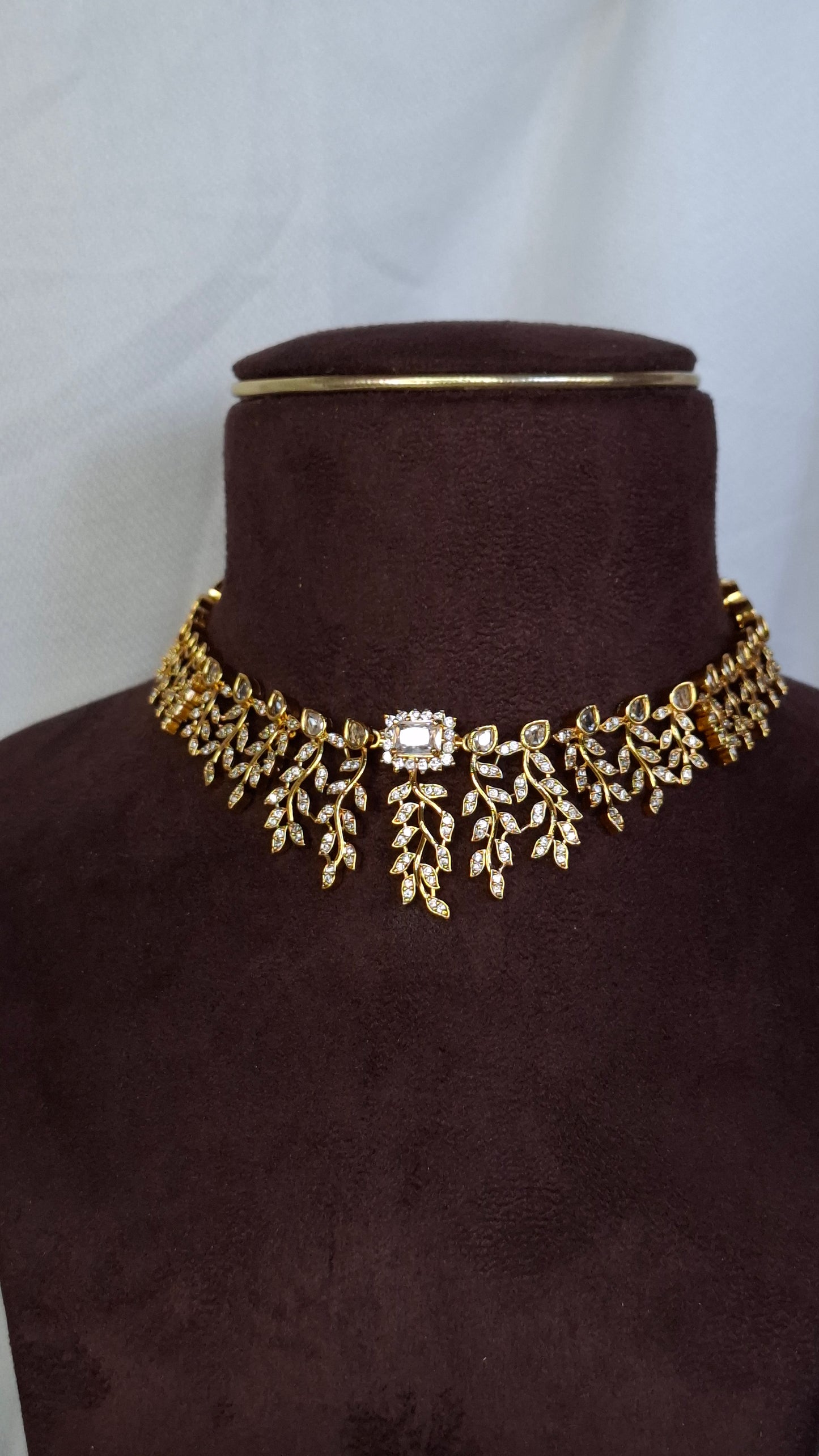 ANTIQUE GOLD SET E0223