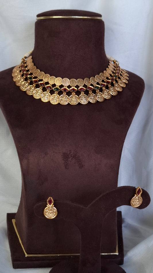 ANTIQUE GOLD SET E0227