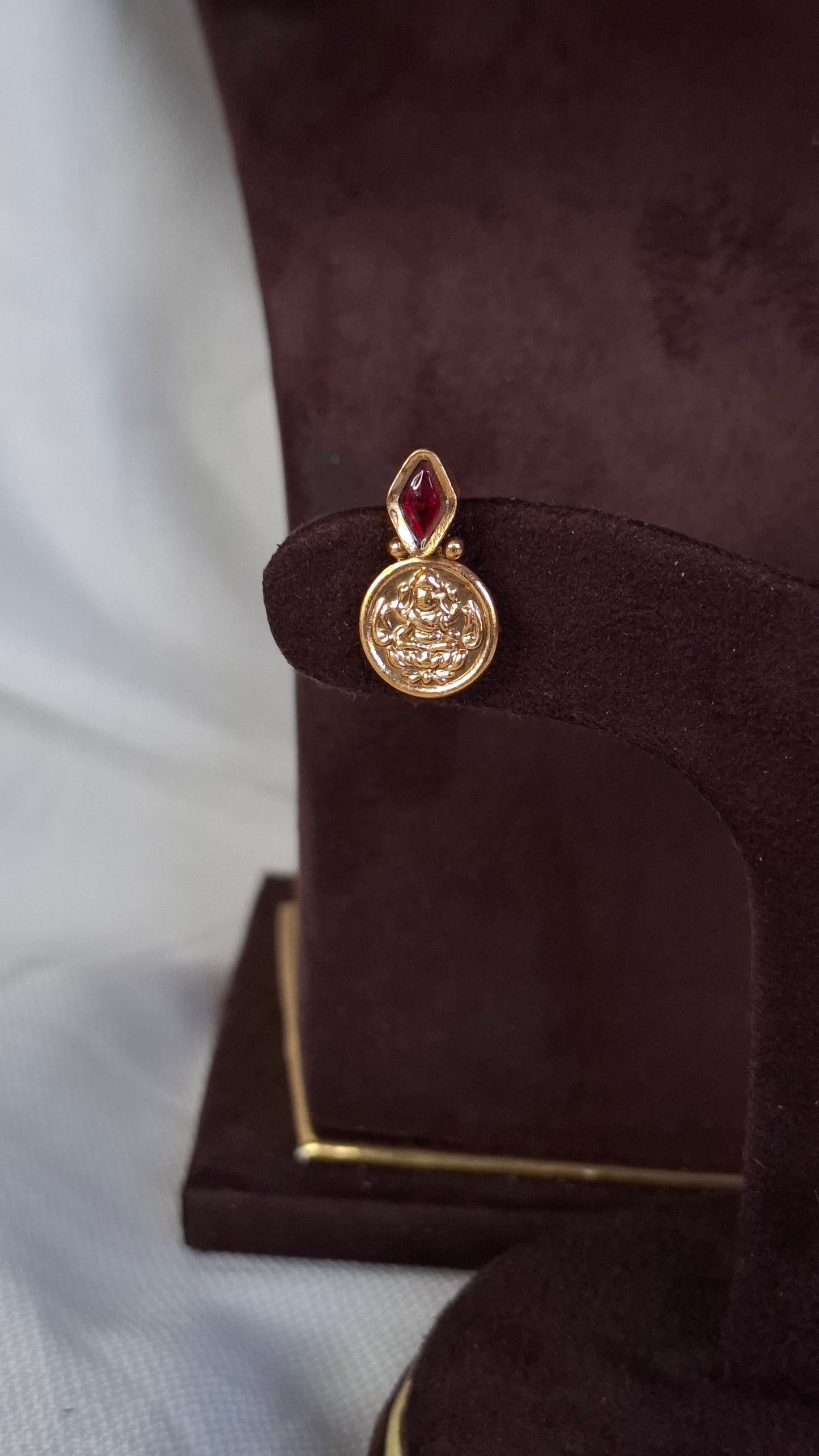 ANTIQUE GOLD SET E0227