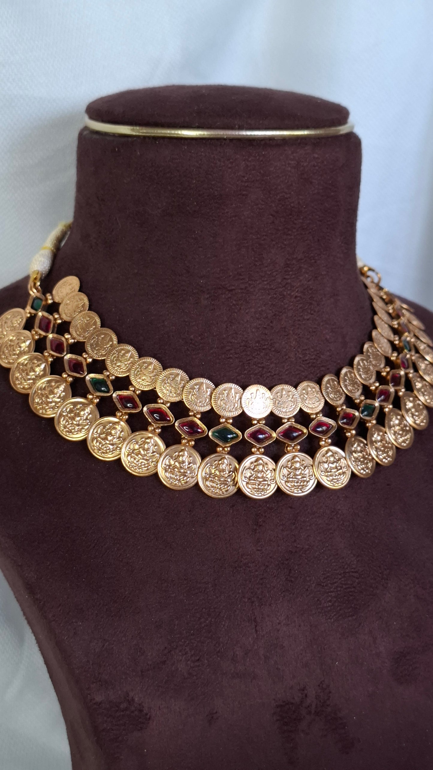 ANTIQUE GOLD SET E0227