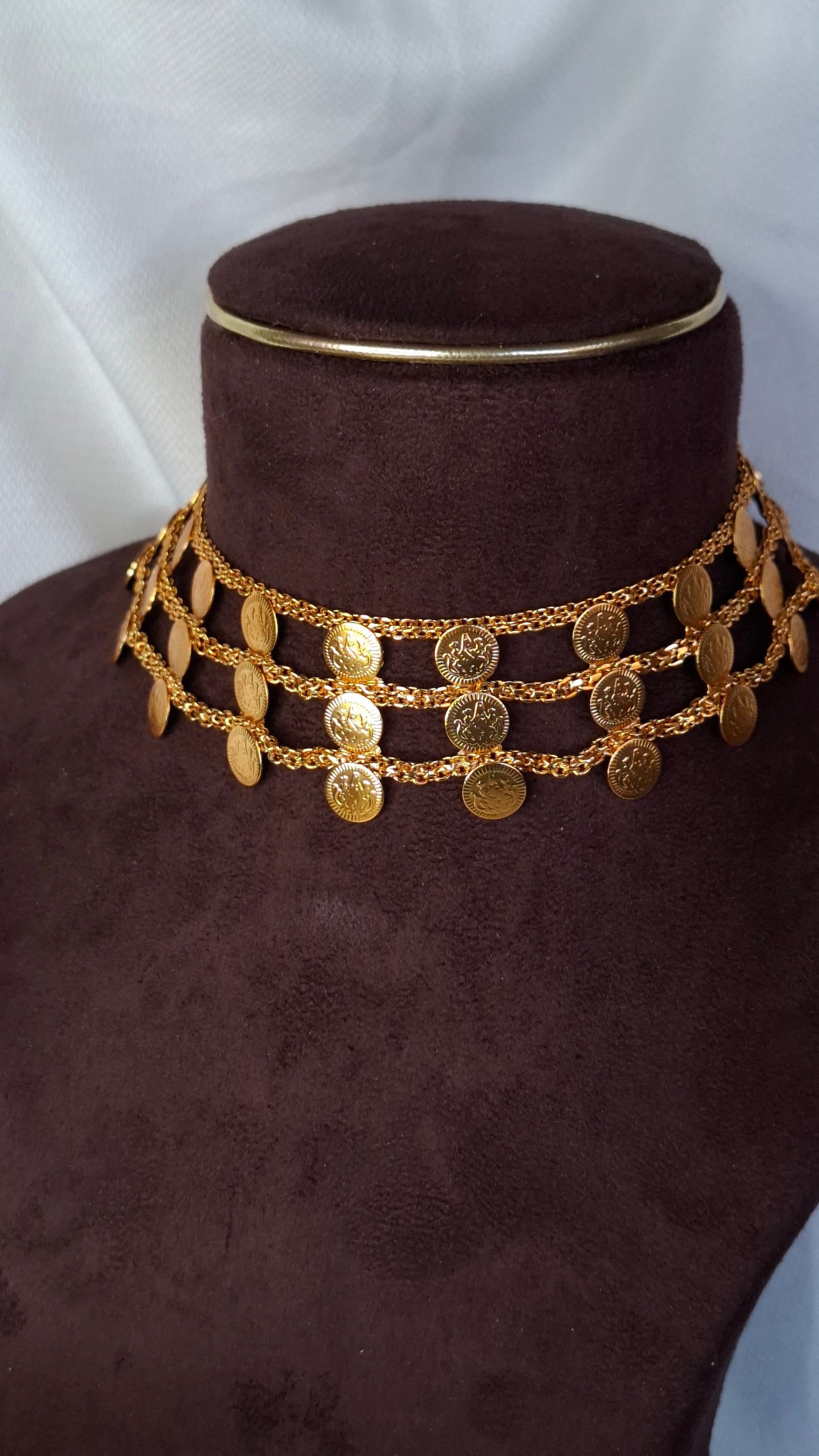 ANTIQUE GOLD SET E0228