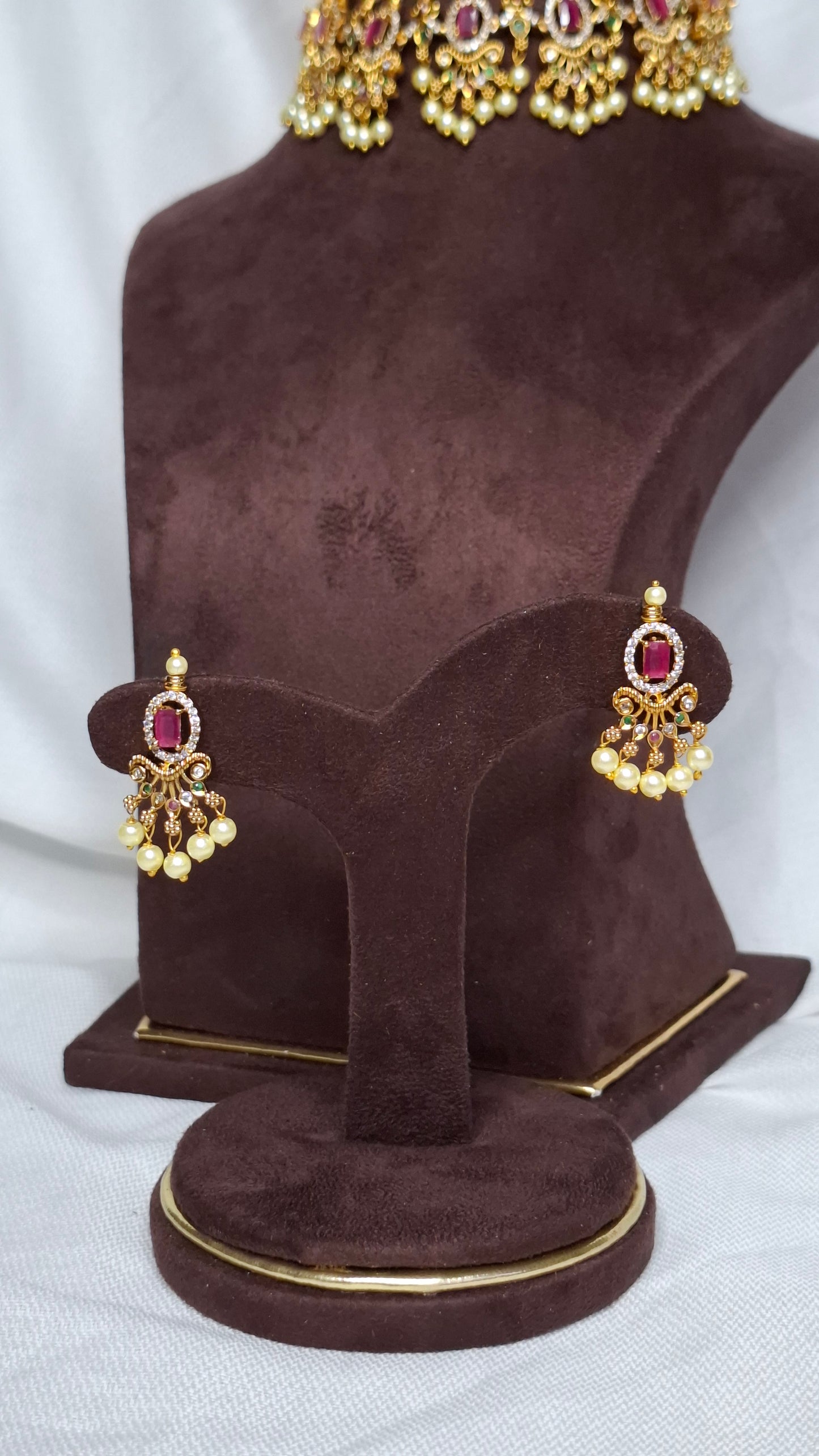 ANTIQUE GOLD SET E0230