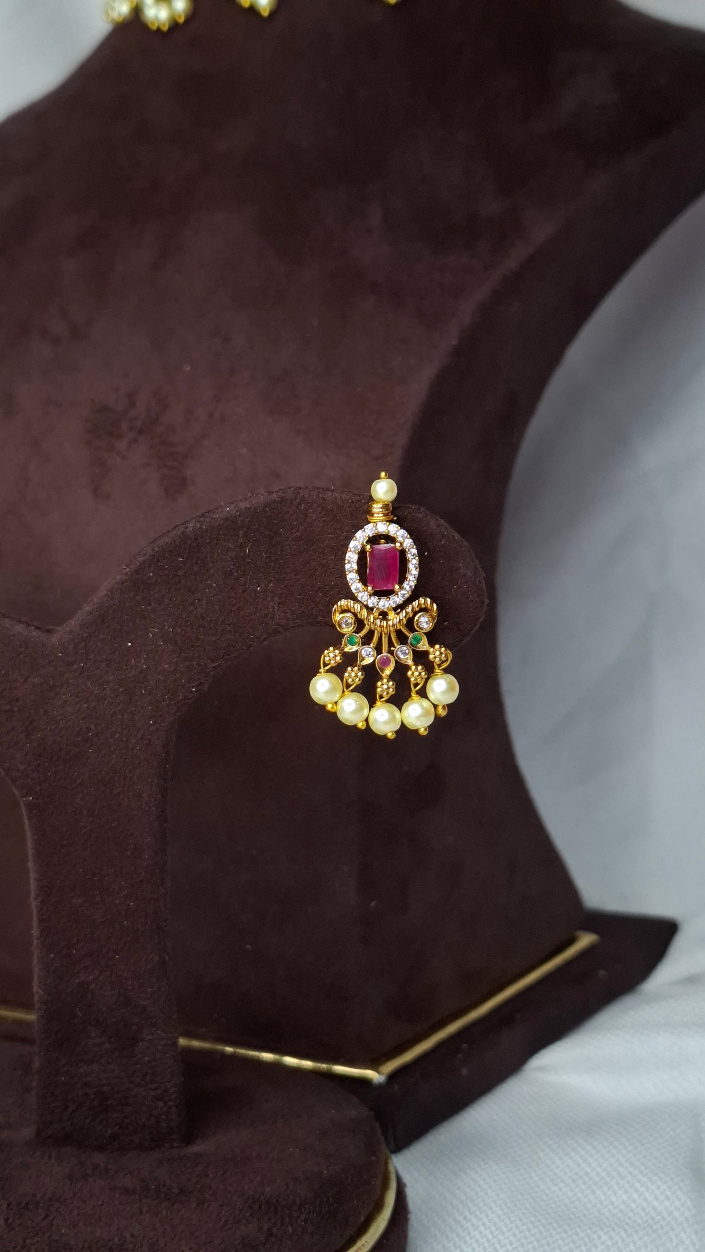 ANTIQUE GOLD SET E0230