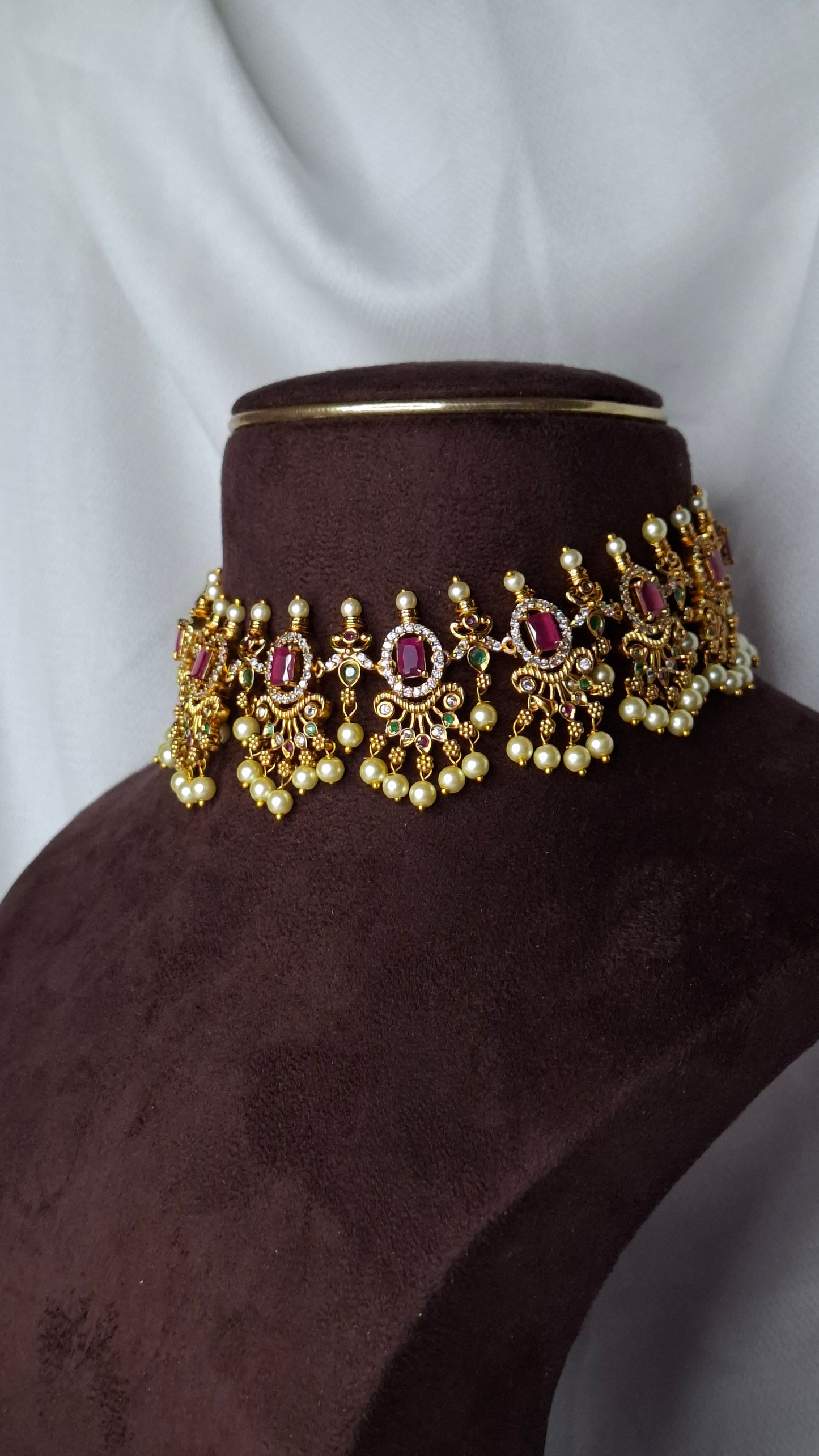 ANTIQUE GOLD SET E0230