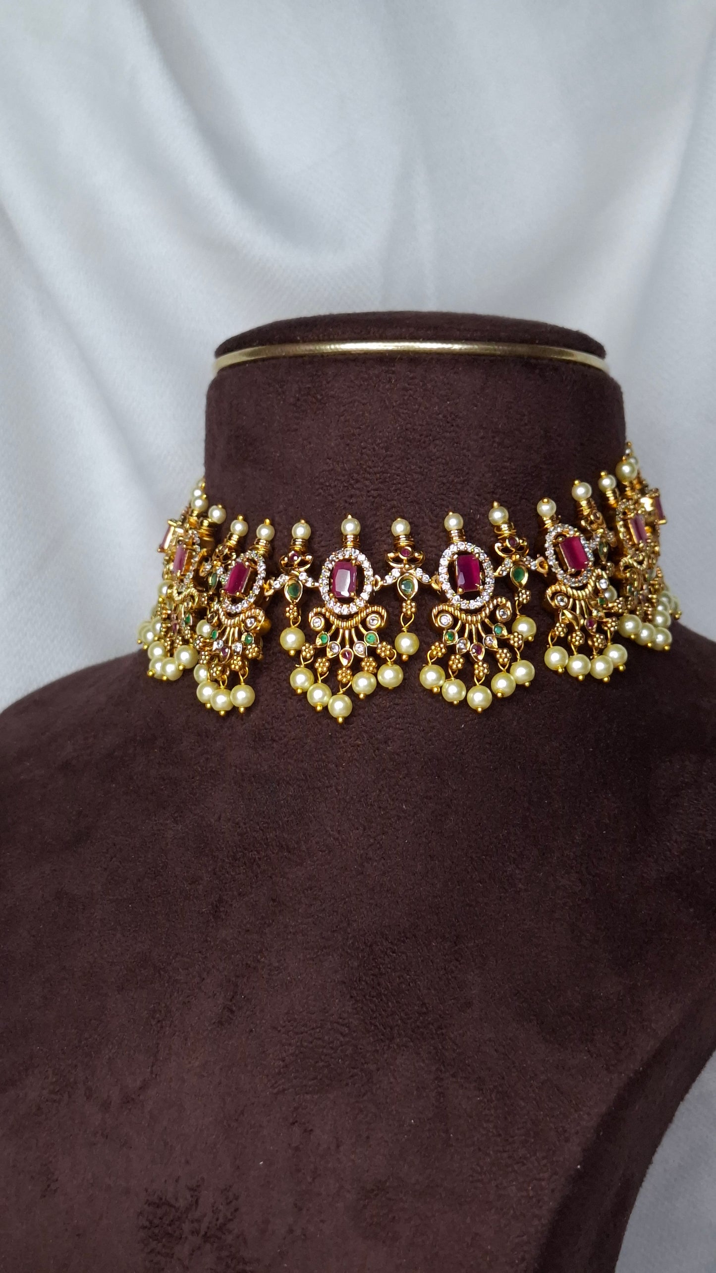 ANTIQUE GOLD SET E0230