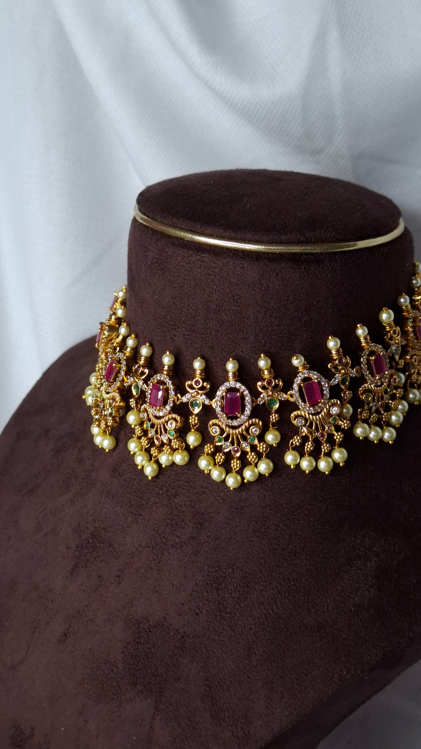 ANTIQUE GOLD SET E0230