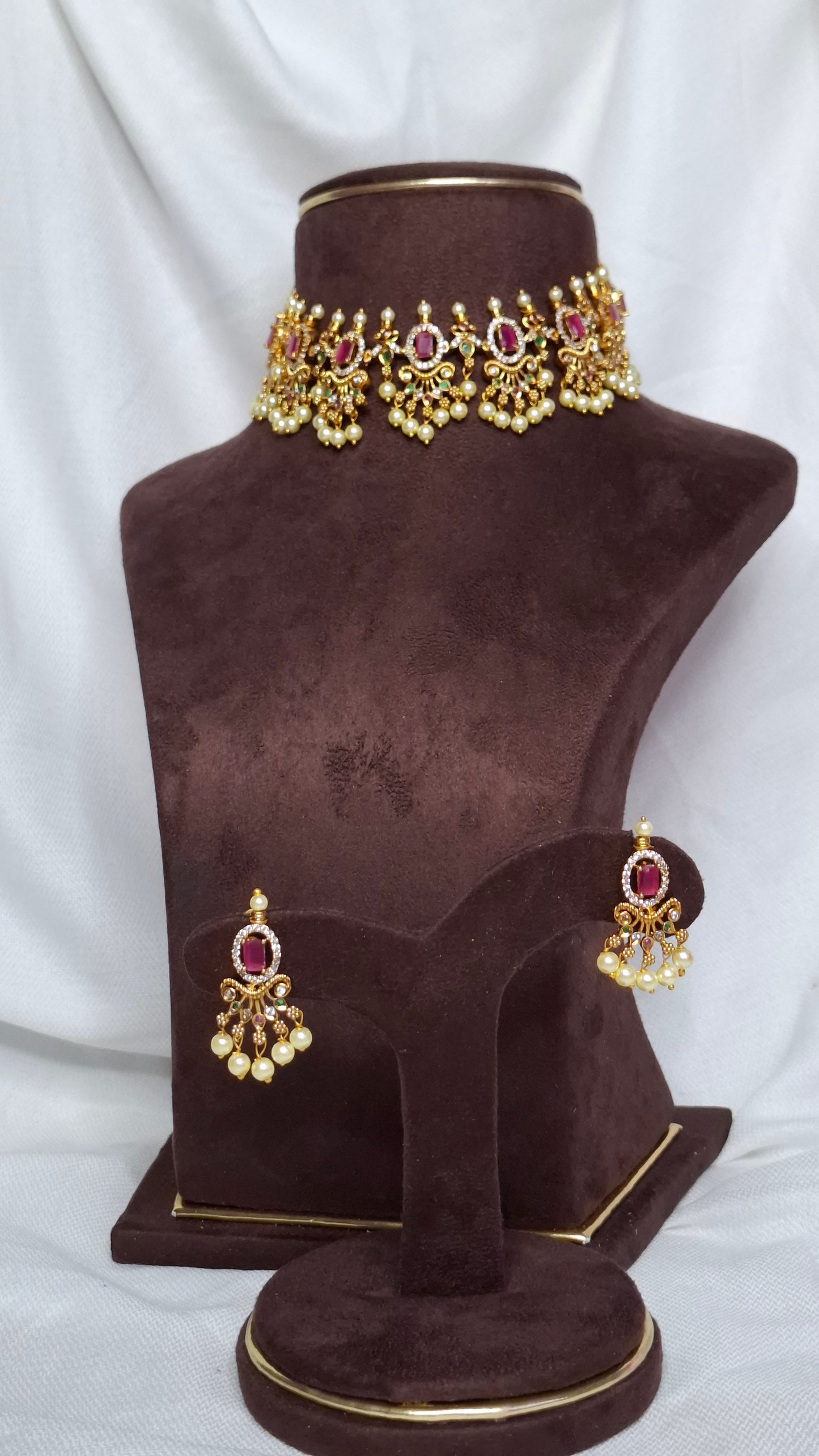 ANTIQUE GOLD SET E0230