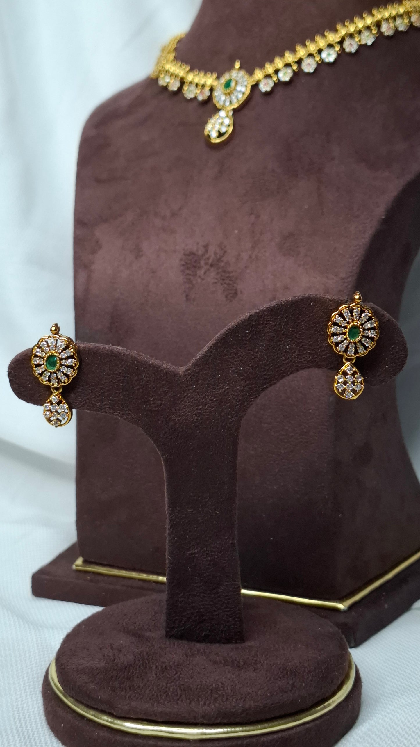 ANTIQUE GOLD SET E0231