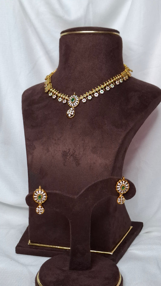 ANTIQUE GOLD SET E0231