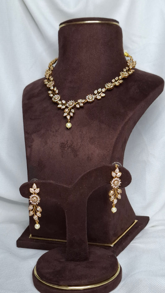 ANTIQUE GOLD SET E0232