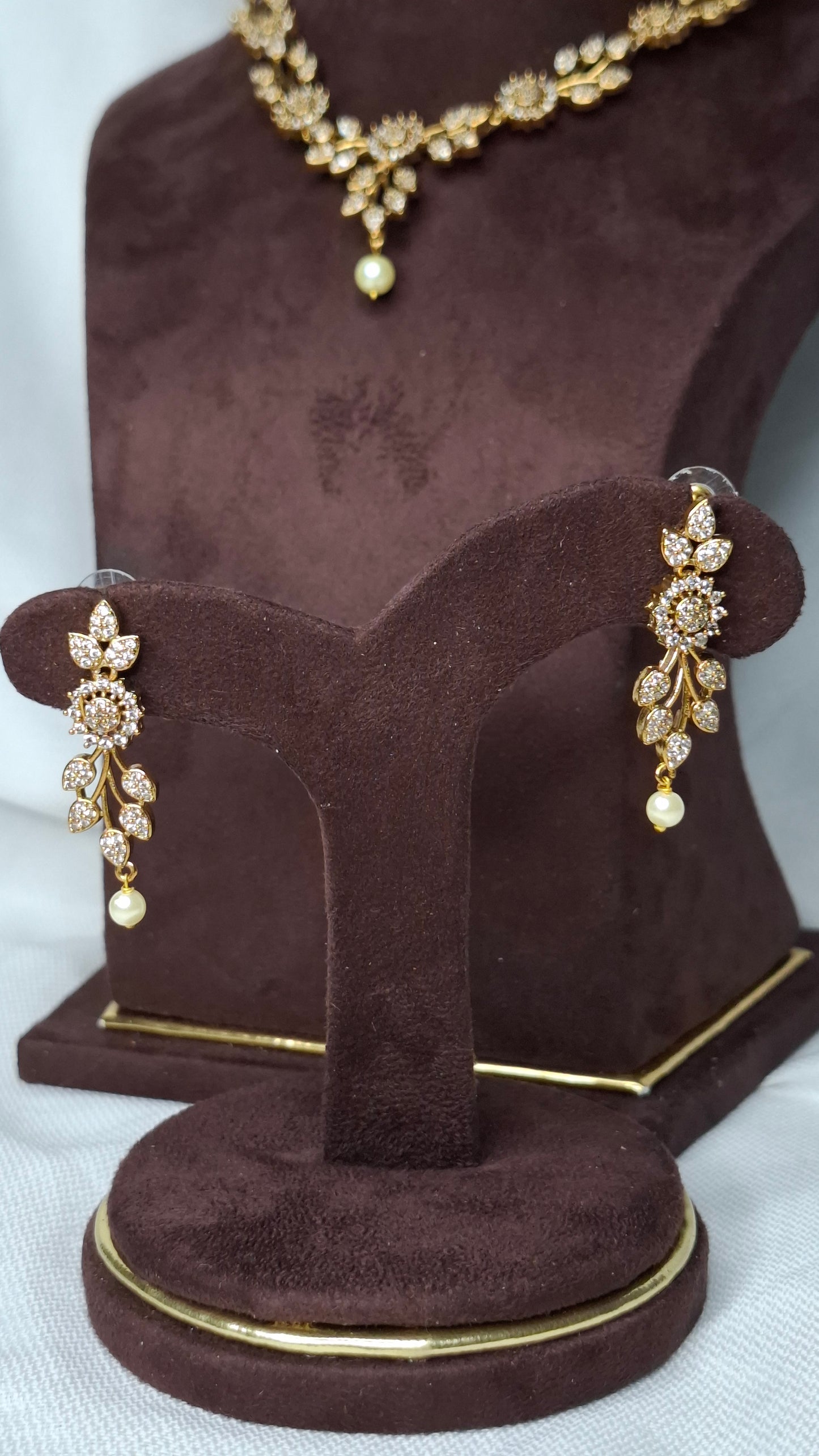 ANTIQUE GOLD SET E0232