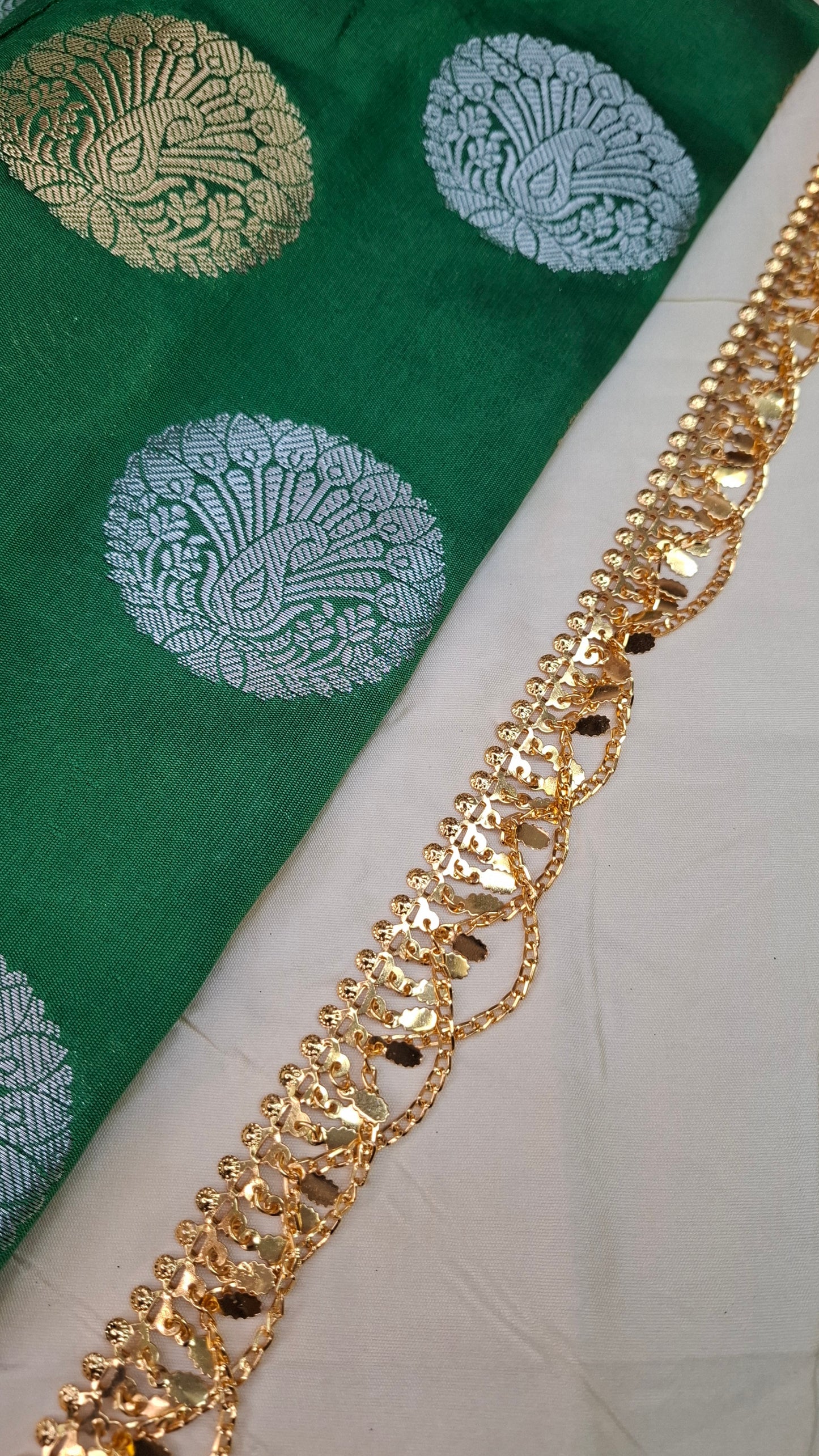GOLD WAISTCHAIN 0063