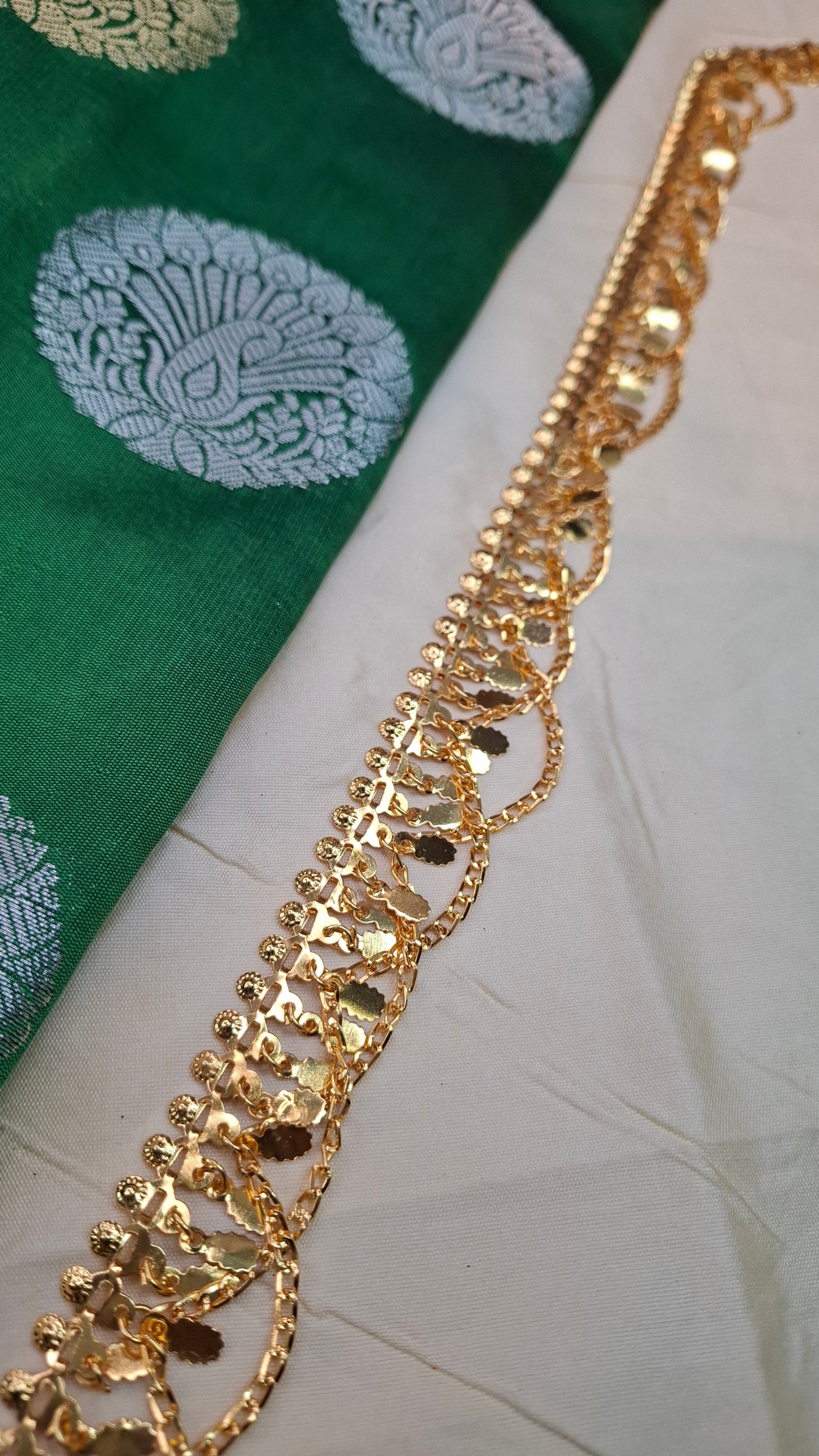 GOLD WAISTCHAIN 0063