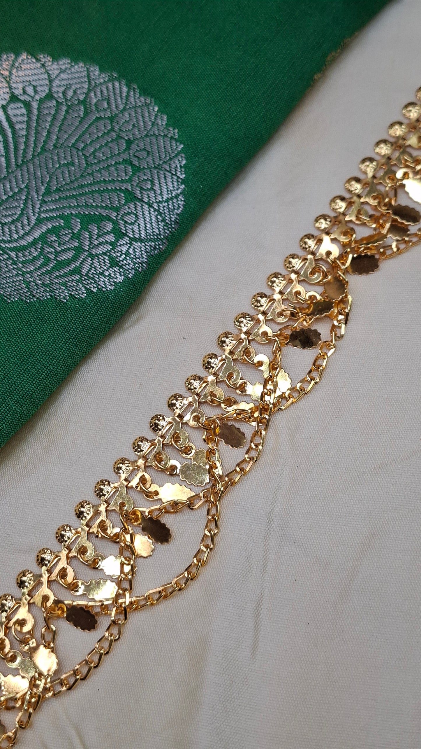 GOLD WAISTCHAIN 0063