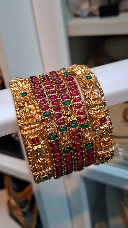 ANTIQUE GOLD BANGLE SET E139