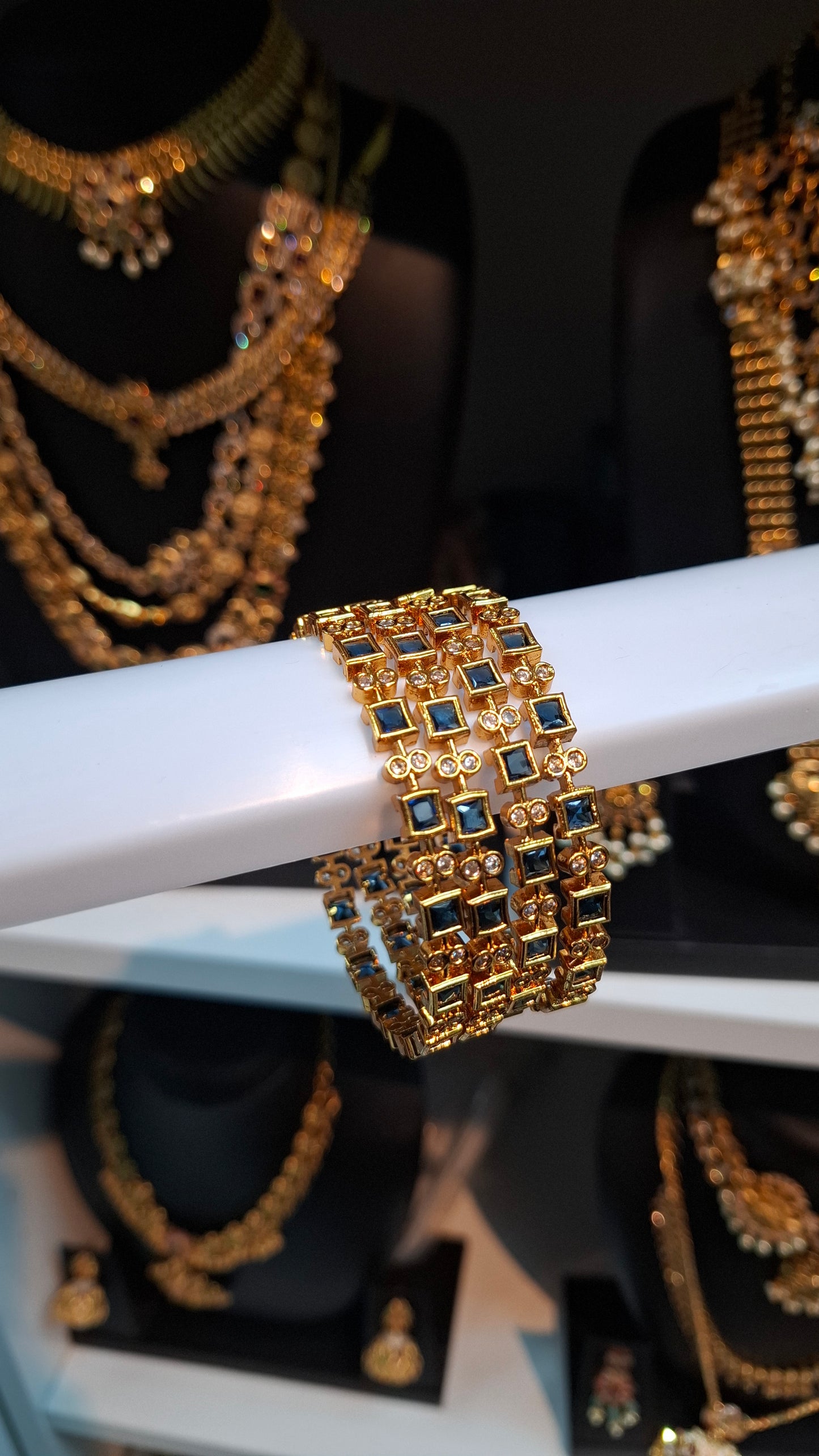 ANTIQUE GOLD BANGLES (NAVY)