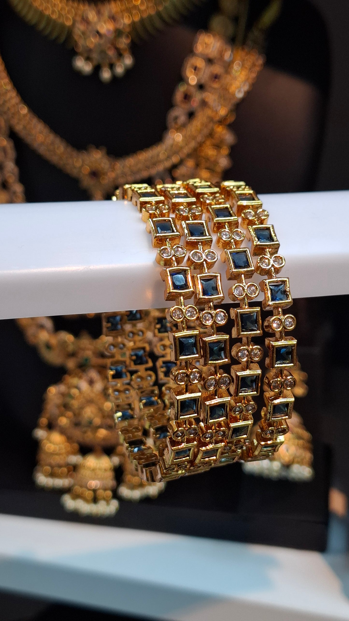 ANTIQUE GOLD BANGLES (NAVY)