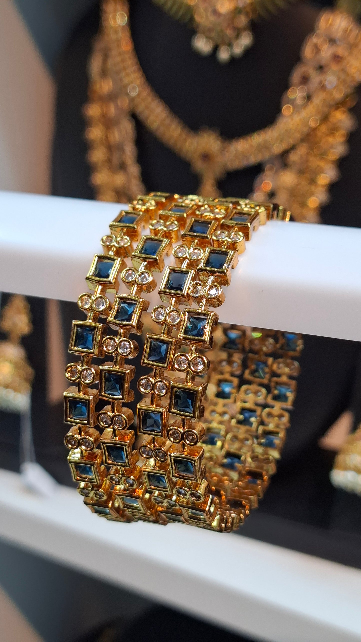 ANTIQUE GOLD BANGLES (NAVY)