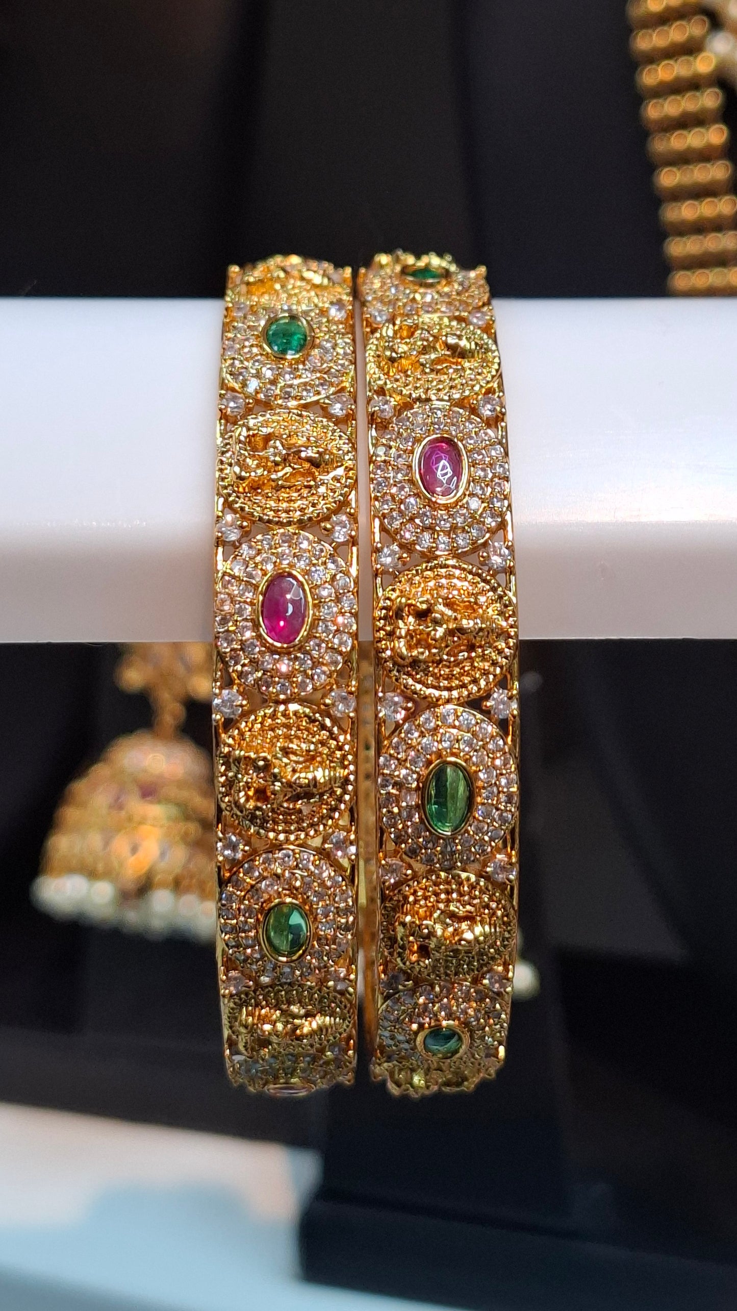 ANTIQUE GOLD BANGLES E142