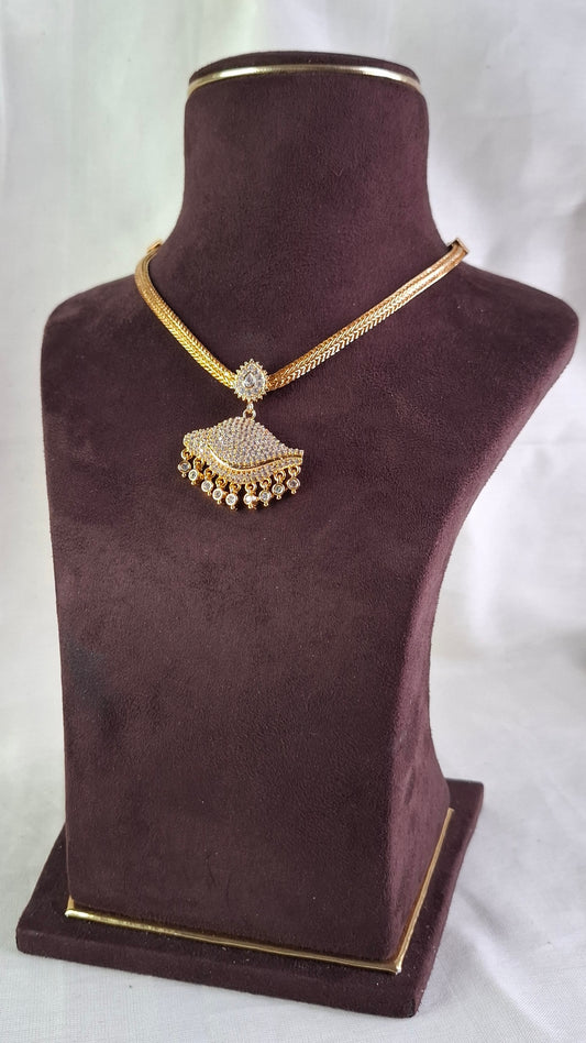 IMPON SHORT NECKLACE E0146