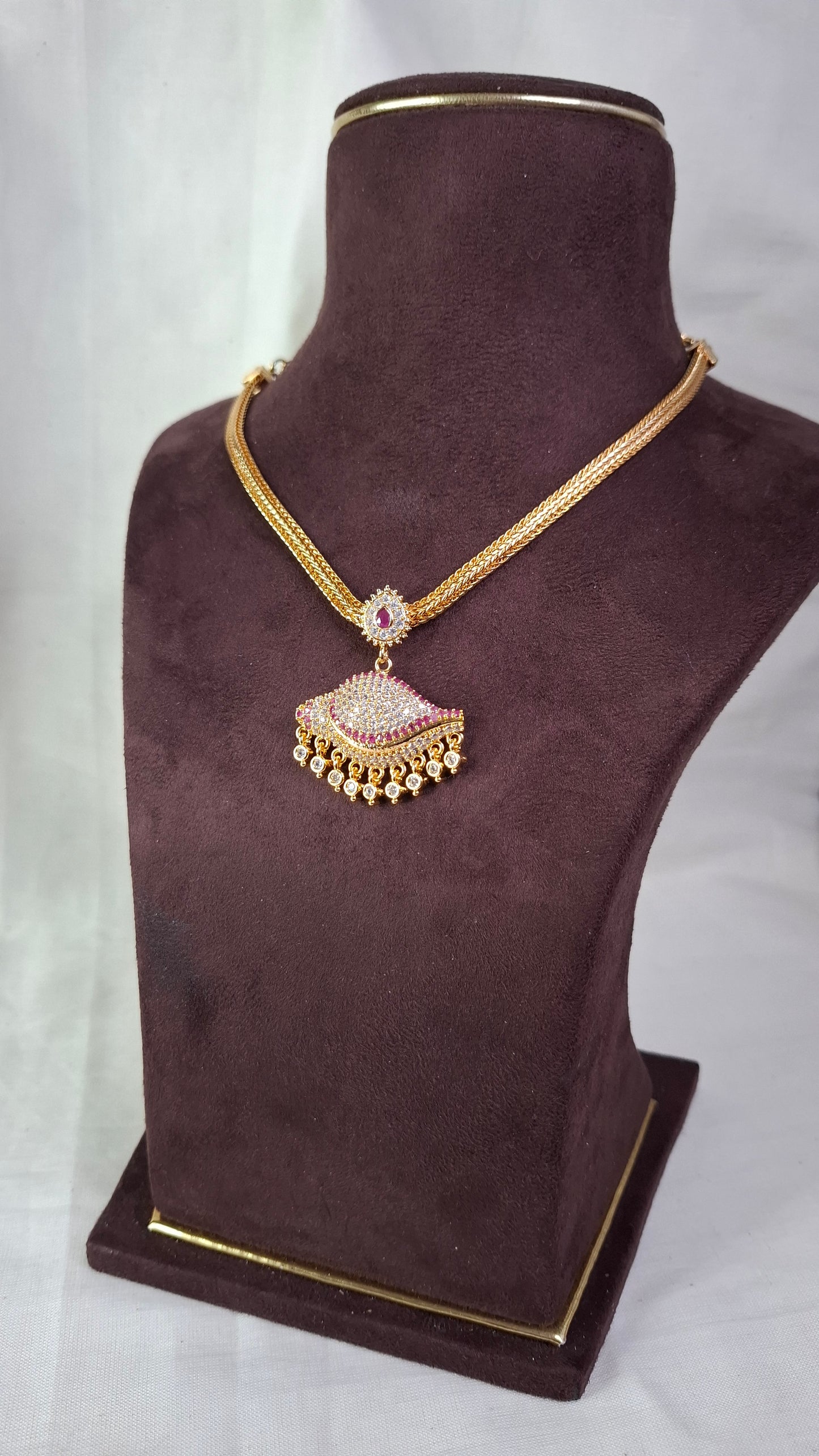 IMPON SHORT NECKLACE E0148