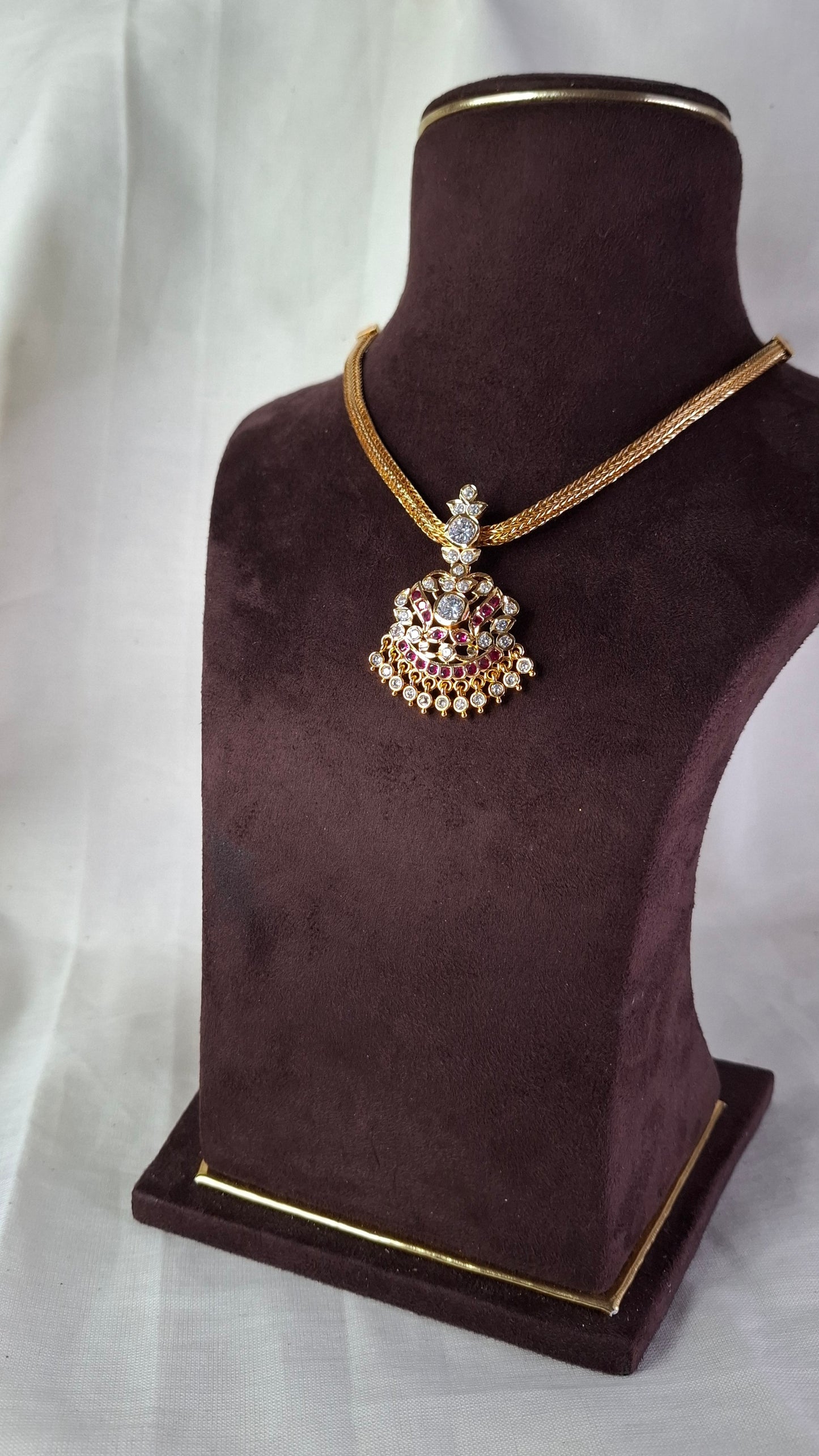 IMPON SHORT NECKLACE E0149