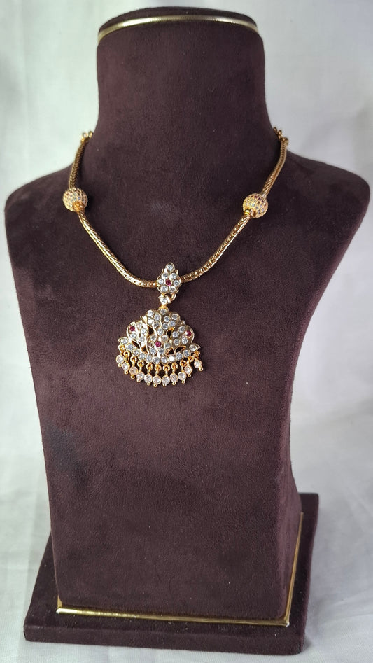 IMPON SHORT NECKLACE E0150