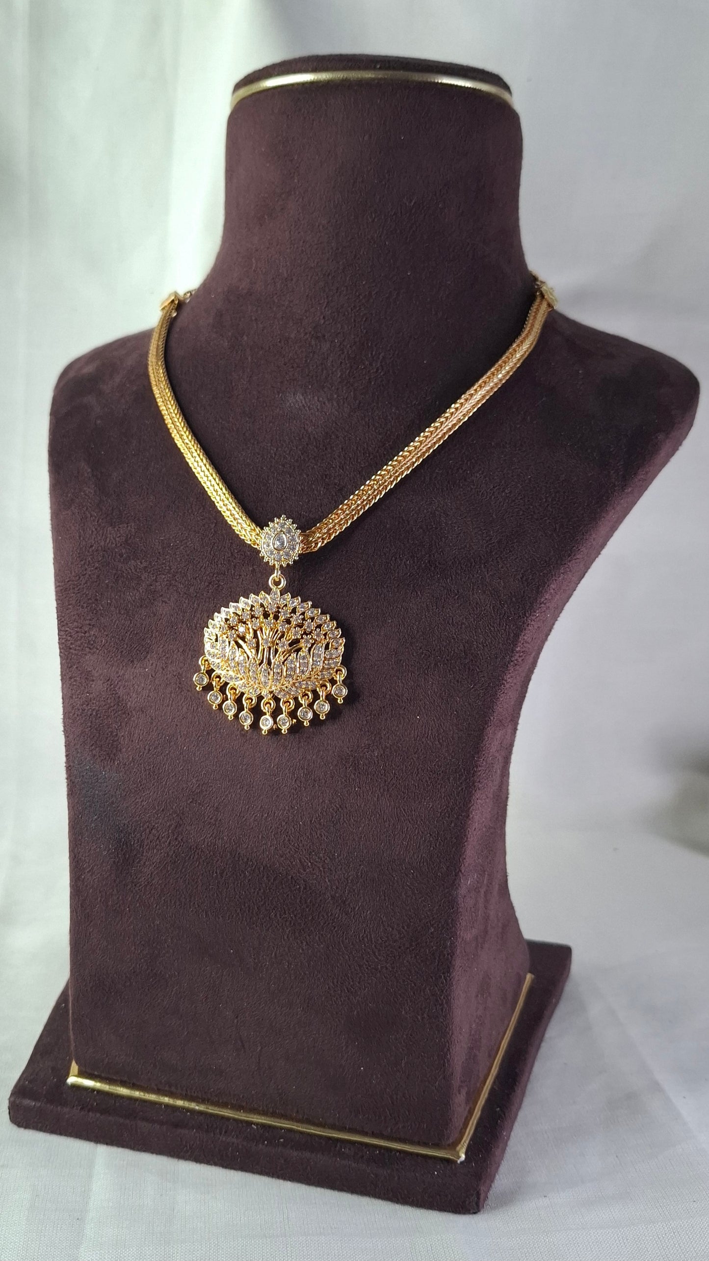 IMPON SHORT NECKLACE E0151