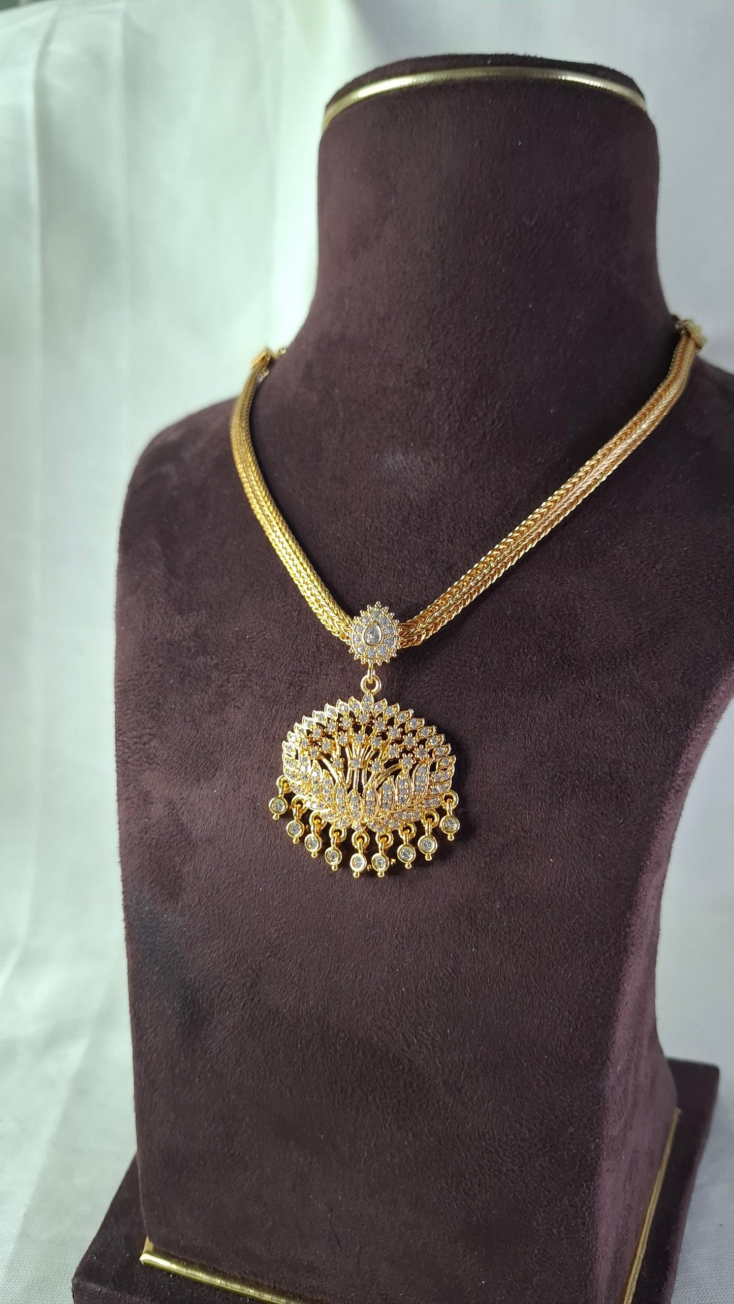 IMPON SHORT NECKLACE E0151