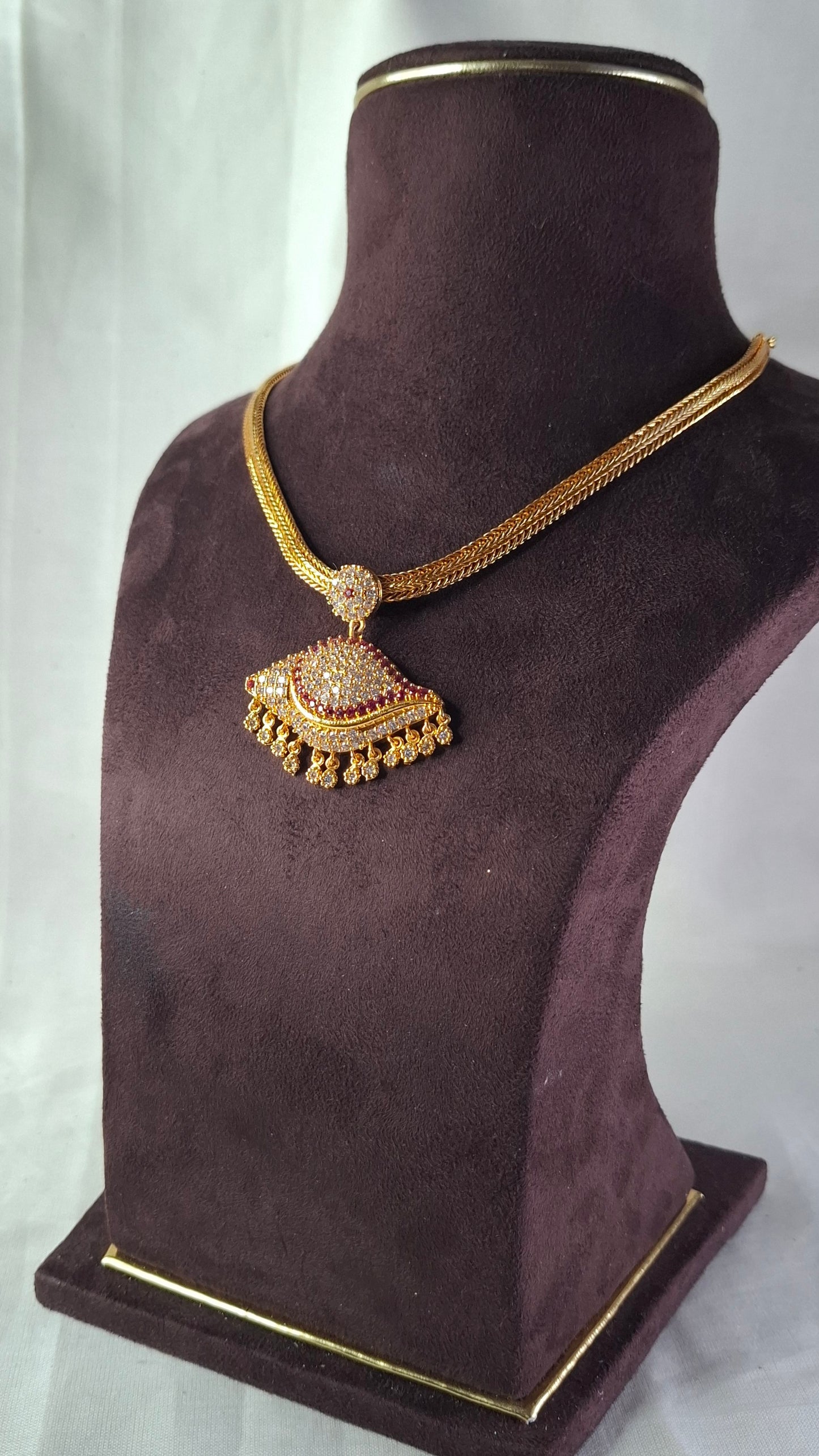 IMPON SHORT NECKLACE E0152