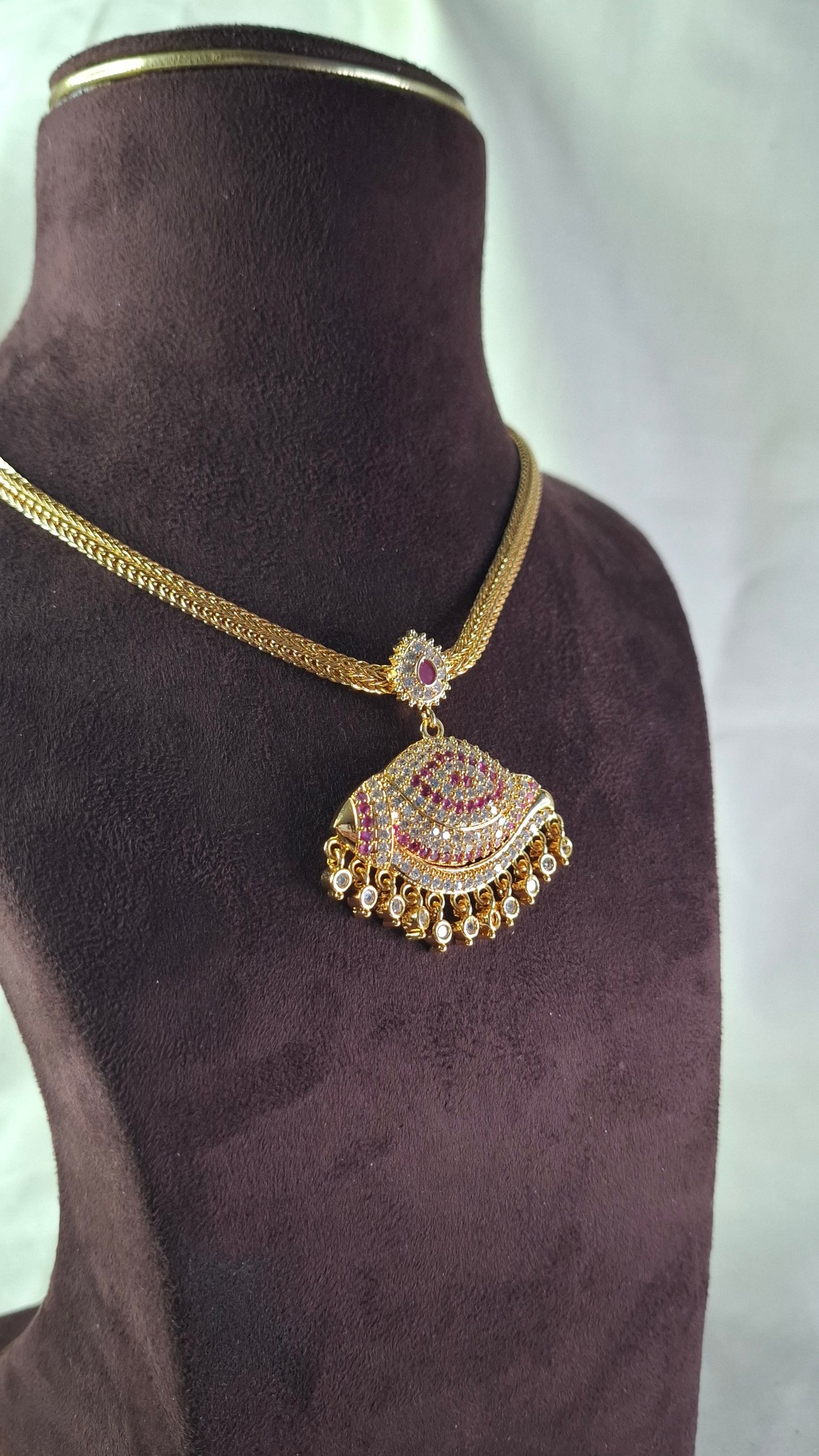 IMPON SHORT NECKLACE E0154